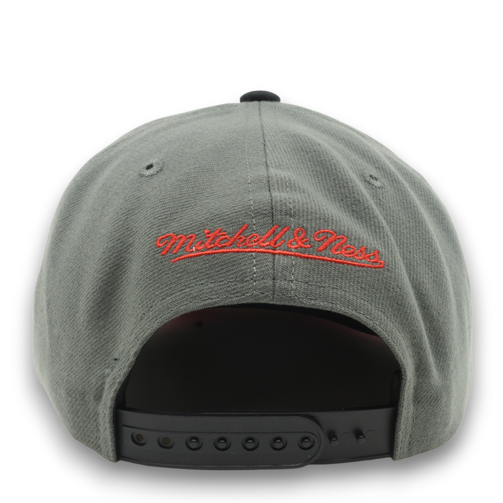 MENS MITCHELL & NESS MLB STORM FRONT SNAPBACK BRAVES - GREY