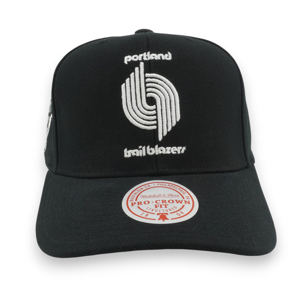 Mens Mitchell & Ness NBA PANDA PRO SNAPBACK HWC TRAIL BLAZERS