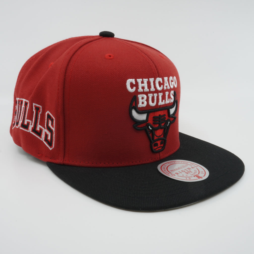 MENS MITCHELL & NESS NBA SIDE CORE 2.0 SNAPBACK BULLS - RED-BLACK