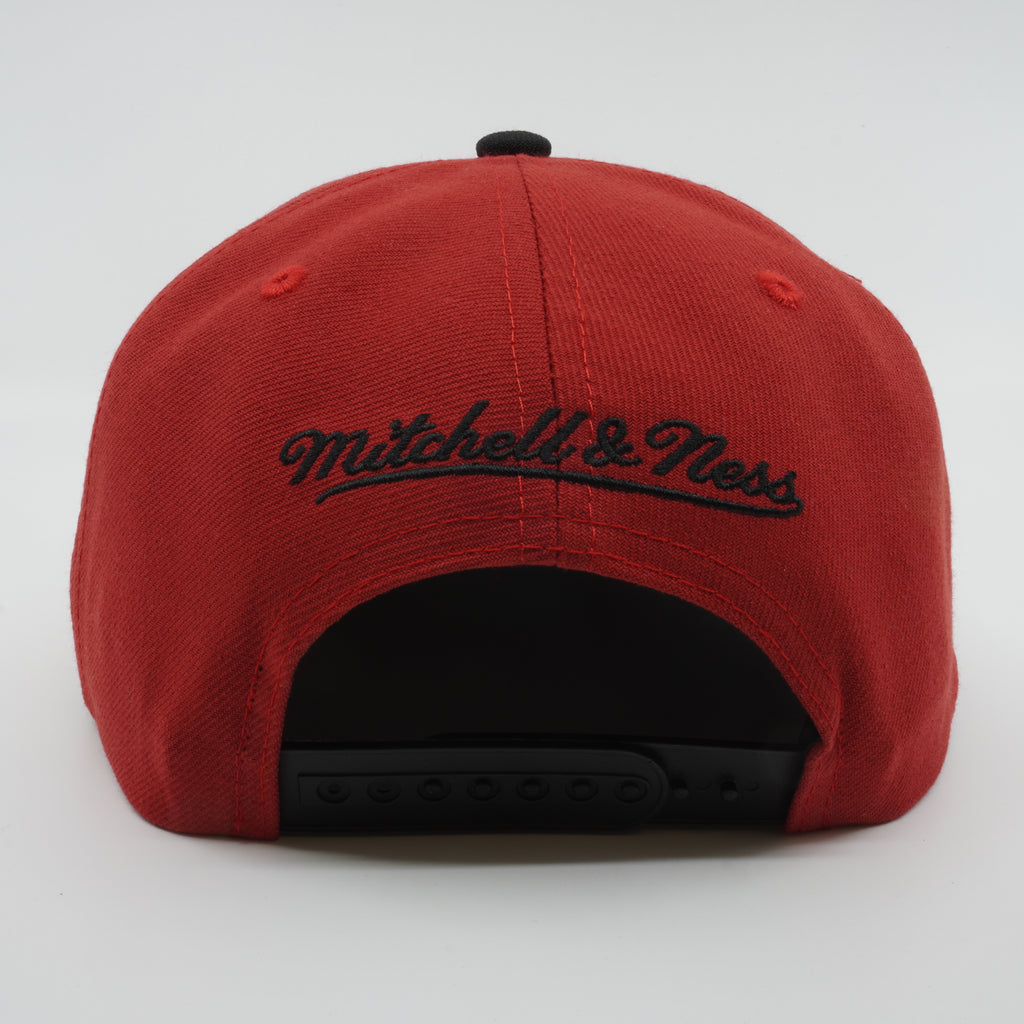 MENS MITCHELL & NESS NBA SIDE CORE 2.0 SNAPBACK BULLS - RED-BLACK