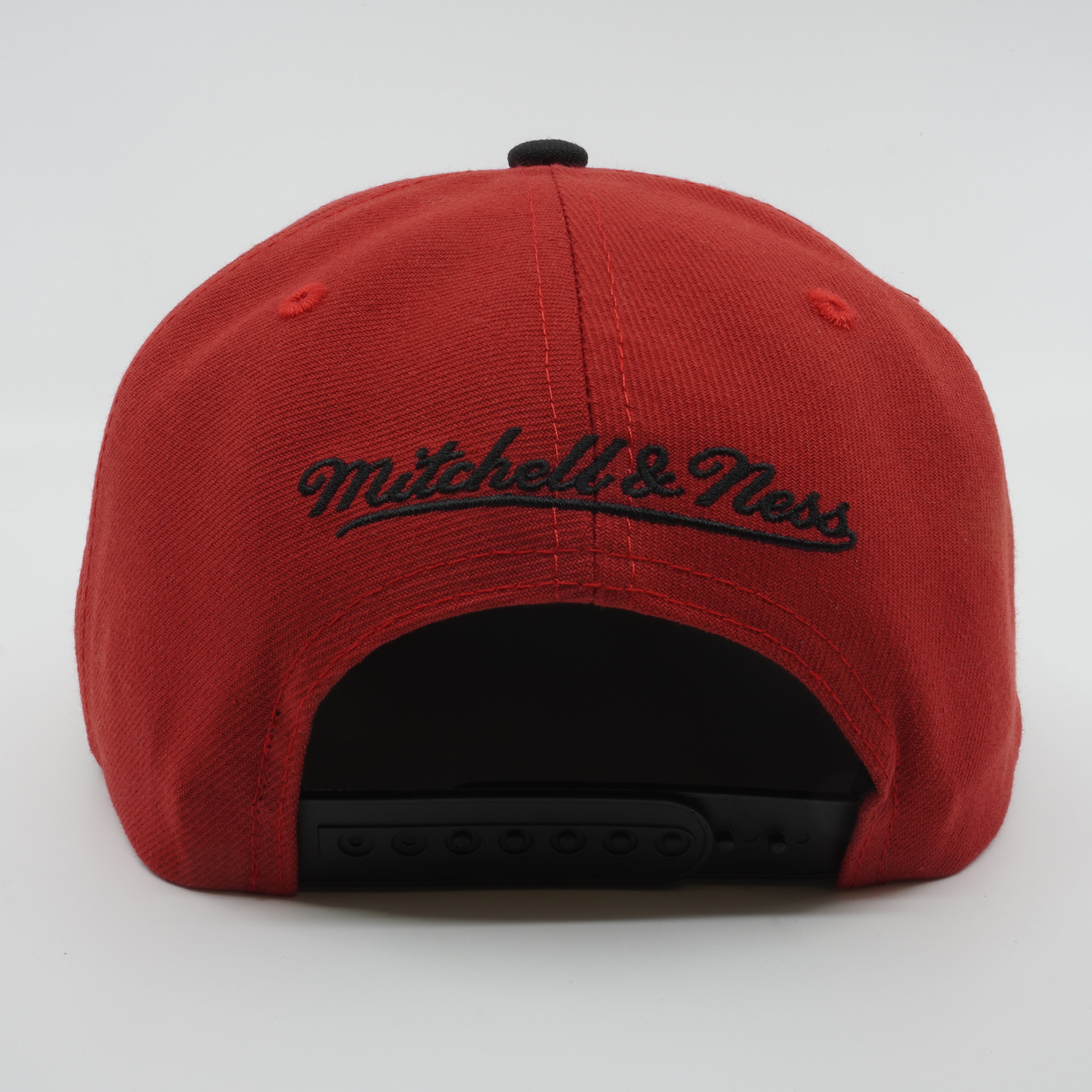 MENS MITCHELL & NESS NBA SIDE CORE 2.0 SNAPBACK BULLS - RED-BLACK
