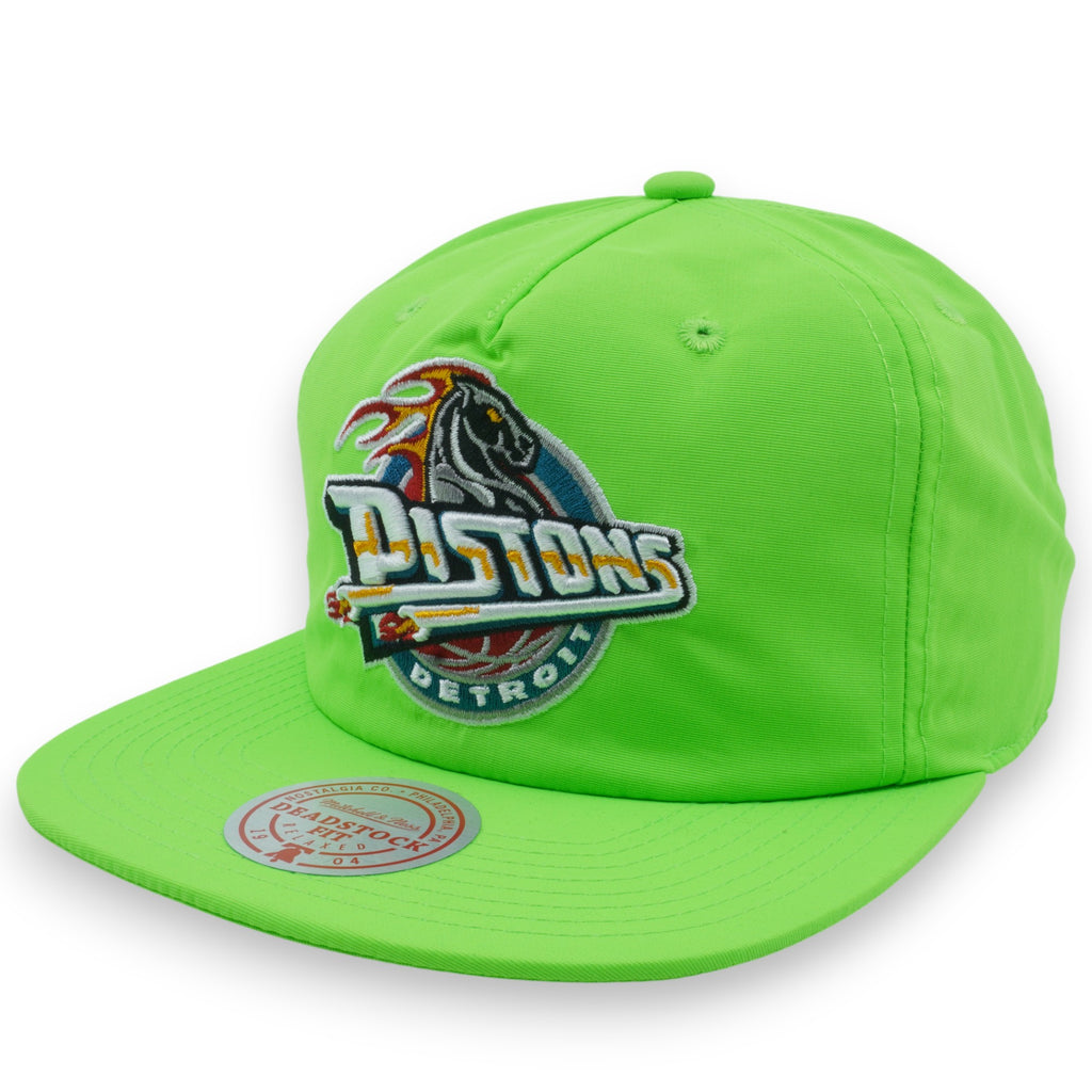 Mens Mitchell & Ness NBA NEON NYLON SNAPBACK HWC PISTONS