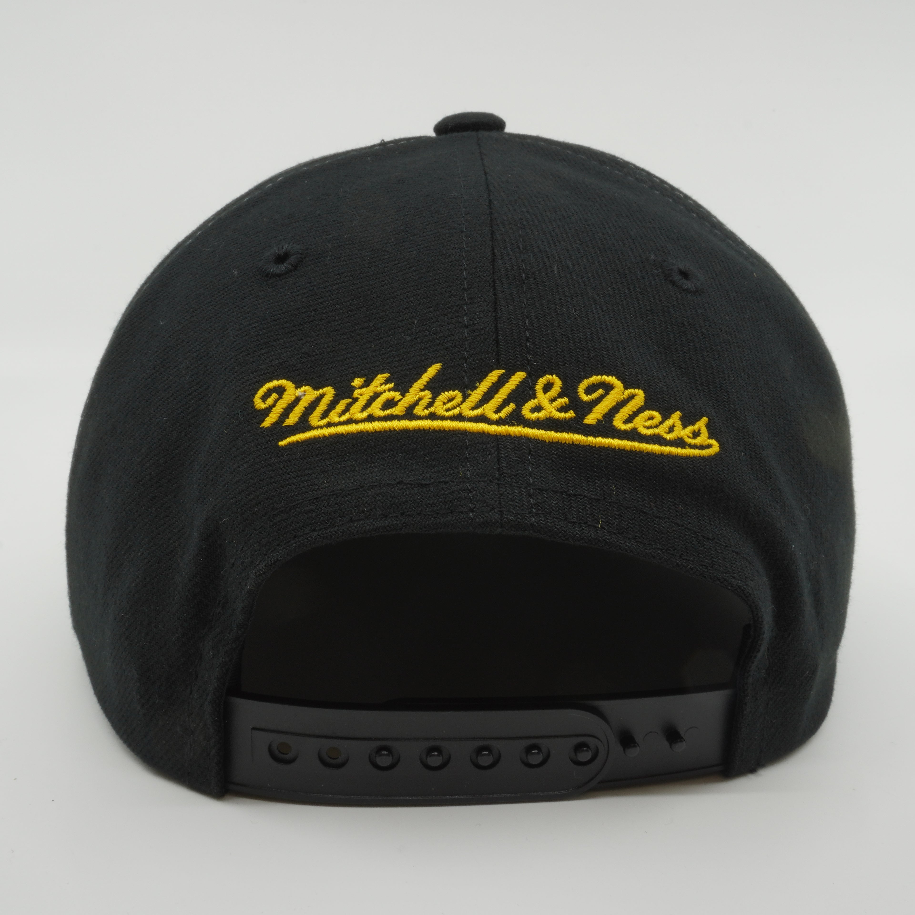 MENS MITCHELL & NESS NHL VARSITY BUST SNAPBACK VNTG BRUINS - BLACK