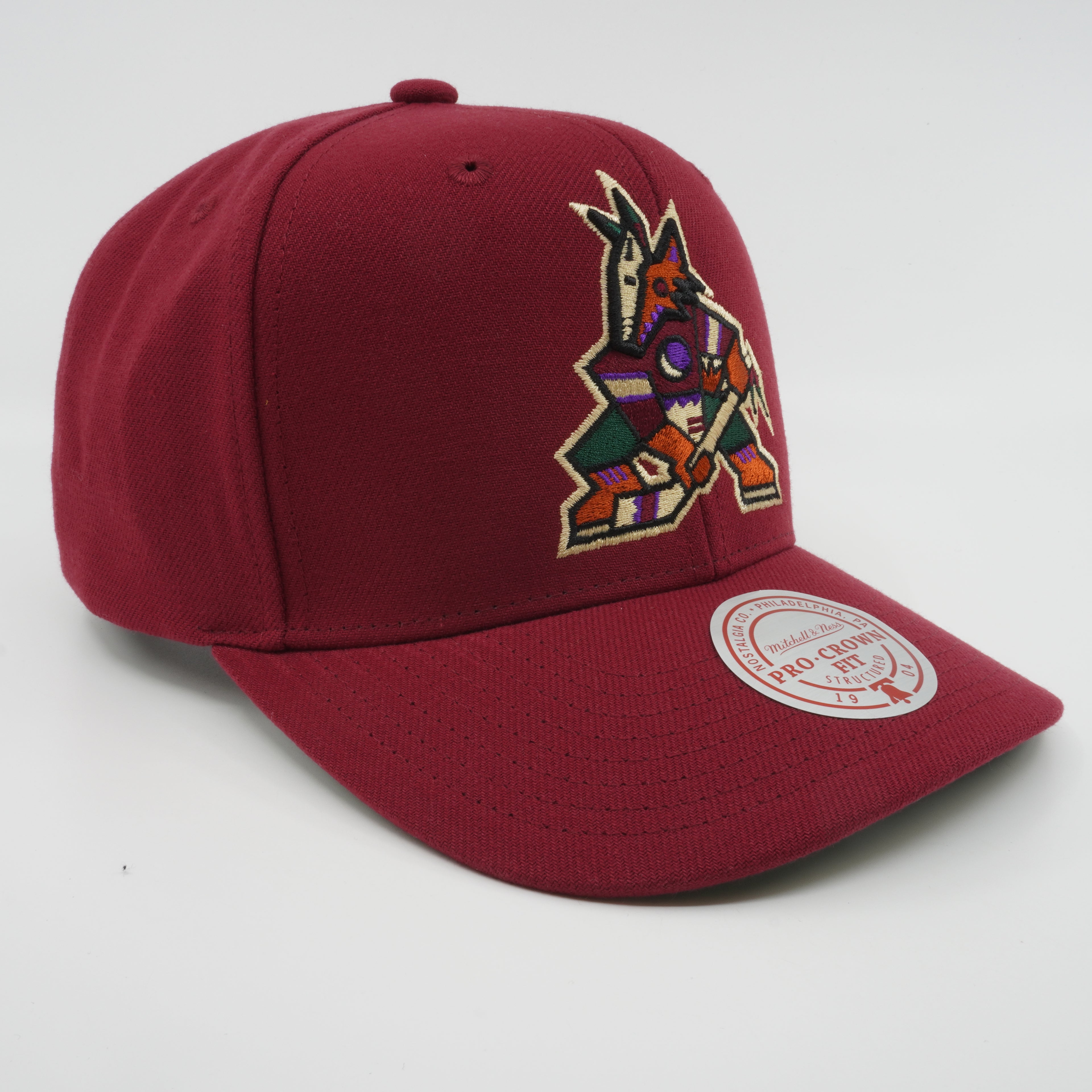 MENS MITCHELL & NESS NHL TEAM GROUND 2.0 PRO SNAPBACK COYOTES - MAROON