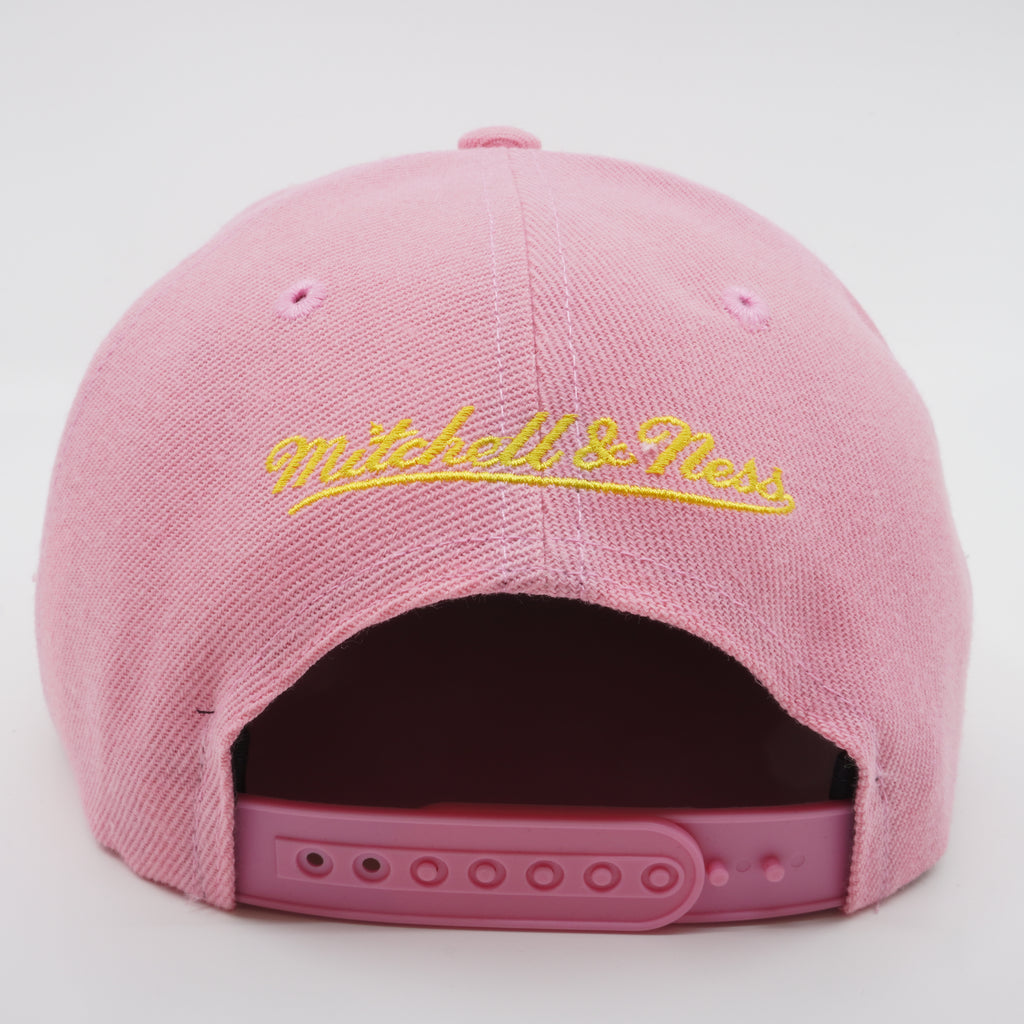MENS MITCHELL & NESS NBA PASTEL SNAPBACK HWC HAWKS - LIGHT PINK