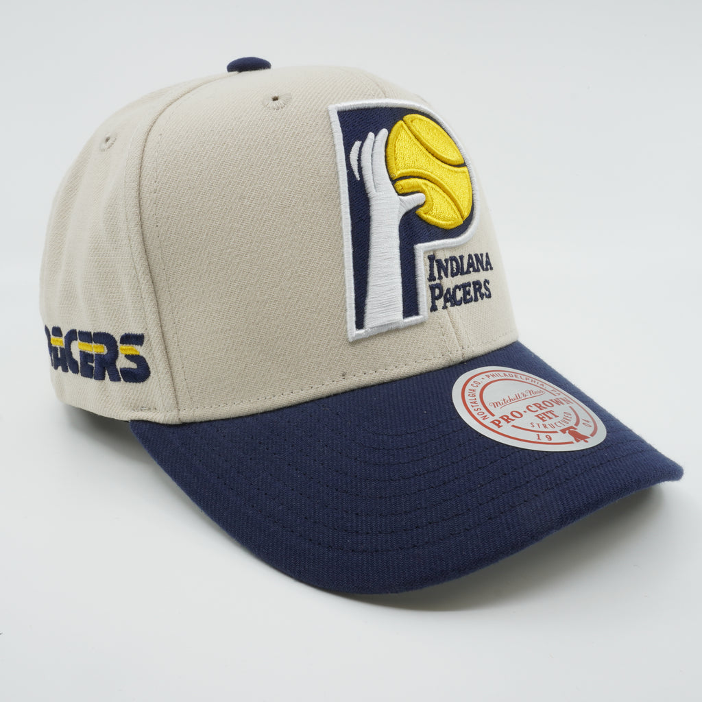 MENS MITCHELL & NESS NBA GAME ON PRO SNAPBACK HWC PACERS - OFF WHITE
