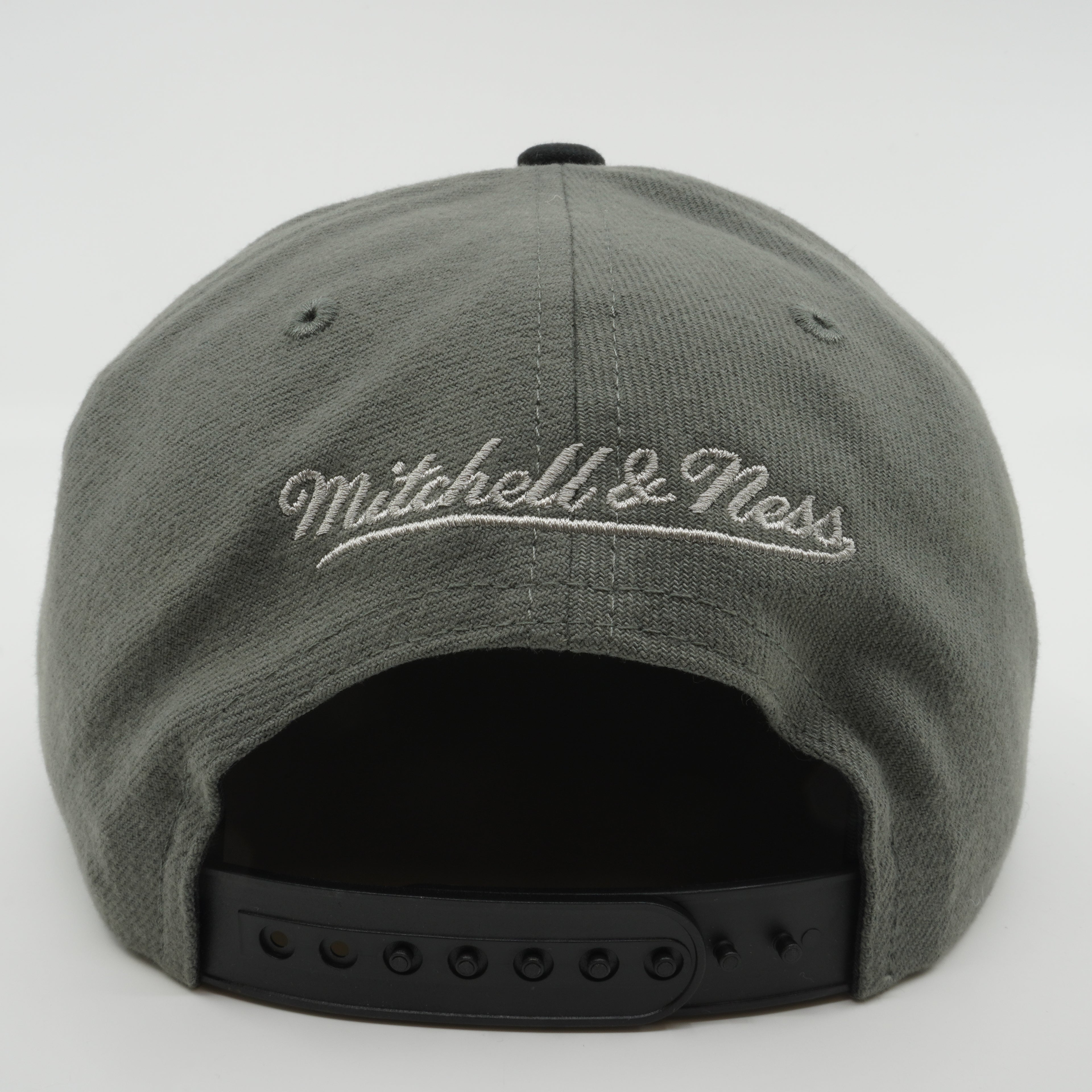 MENS MITCHELL & NESS NBA STORM FRONT SNAPBACK NETS - GREY