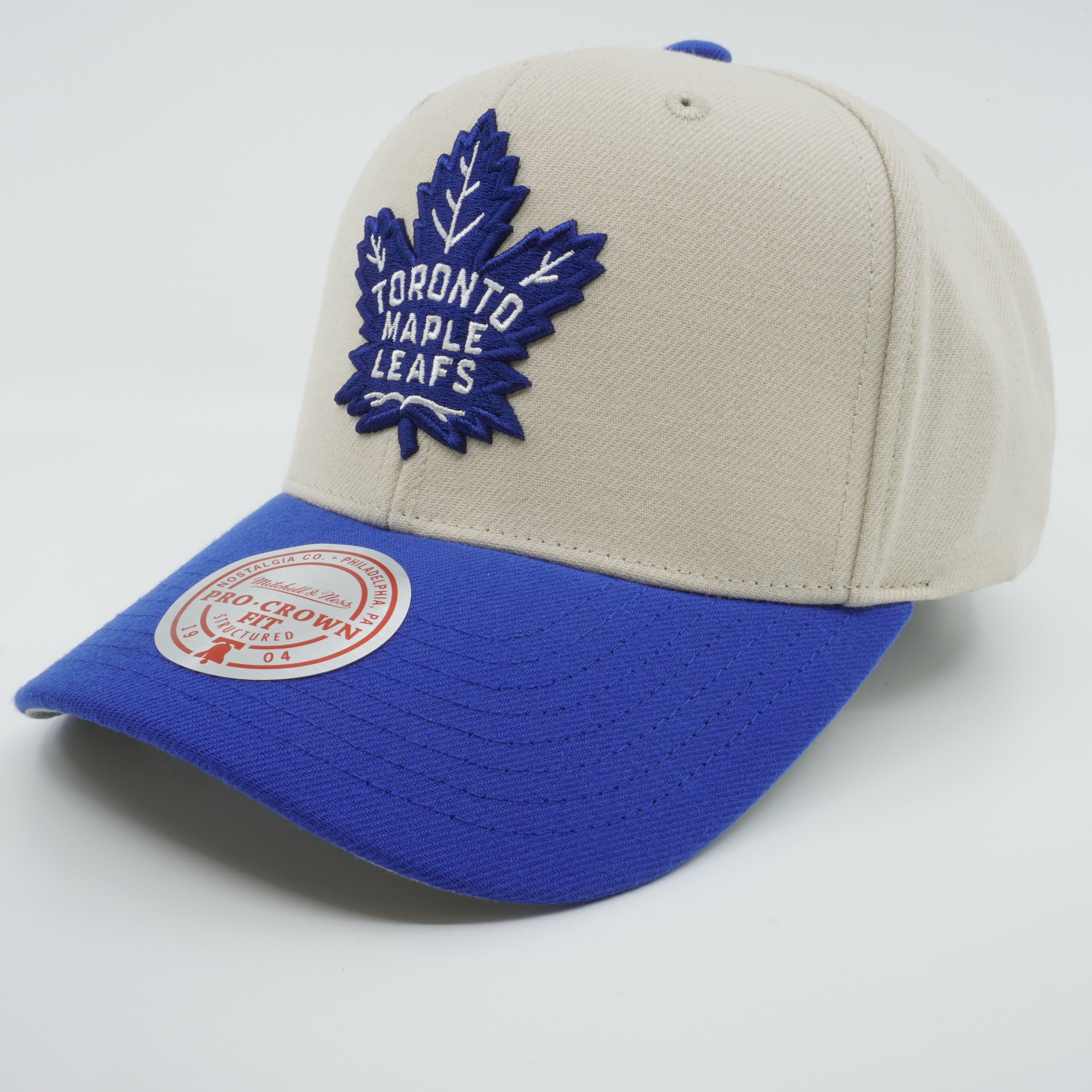MENS MITCHELL & NESS NHL GAME ON PRO SNAPBACK MAPLE LEAFS - OFF WHITE