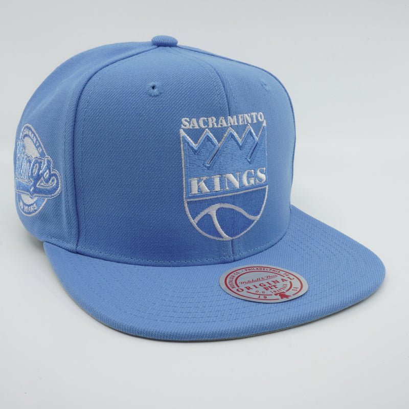 MENS MITCHELL & NESS NBA BACK TO BASICS SNAPBACK HWC KINGS - LIGHT BLUE