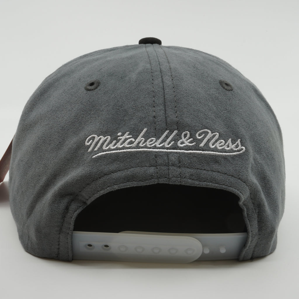 MENS MITCHELL & NESS NBA DAY 5 SNAPBACK BULLS - GREY