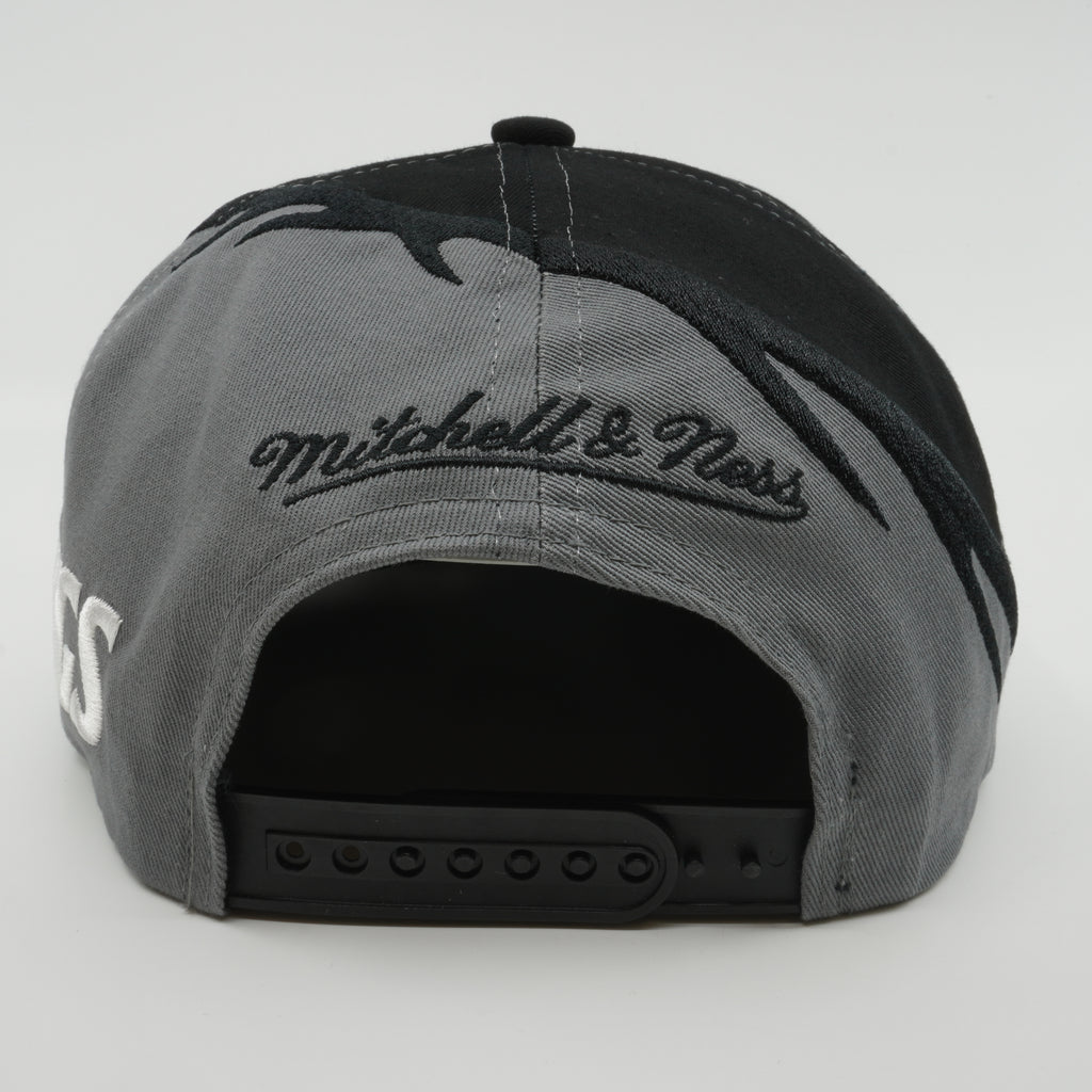MENS MITCHELL & NESS NHL SPIRAL DEADSTOCK SNAPBACK KINGS - BLACK-GREY
