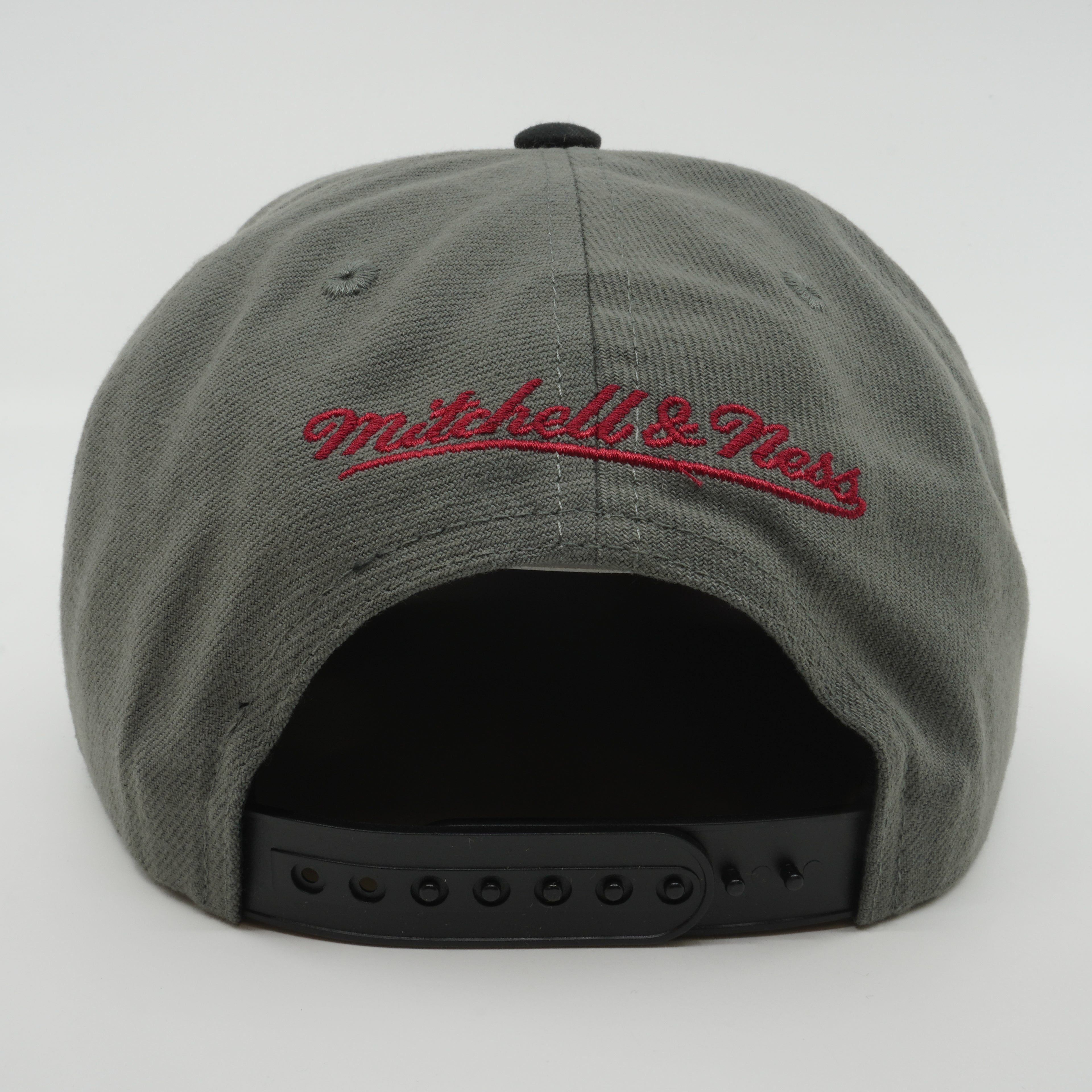 MENS MITCHELL & NESS NBA STORM FRONT SNAPBACK HEAT - GREY