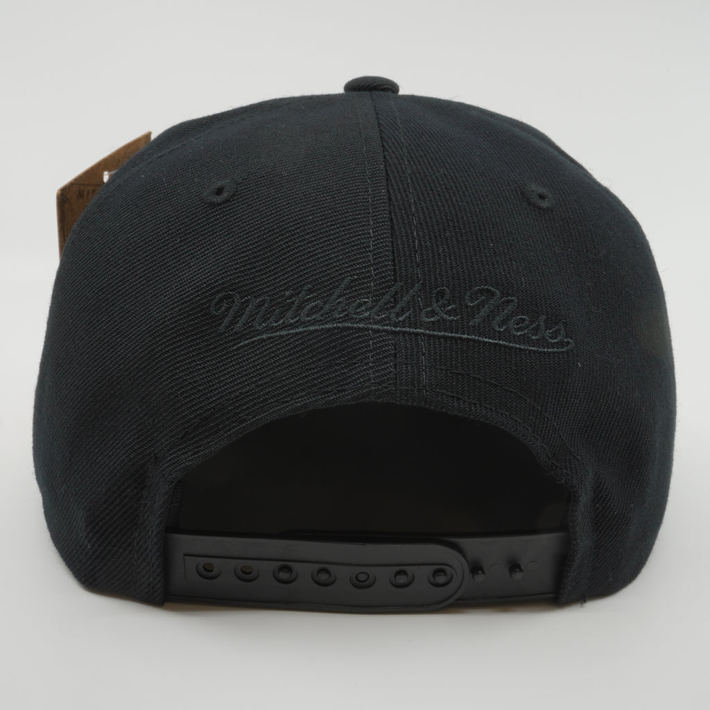 MENS MITCHELL & NESS NBA THREE ONE BLACK SNAPBACK NETS - BLACK
