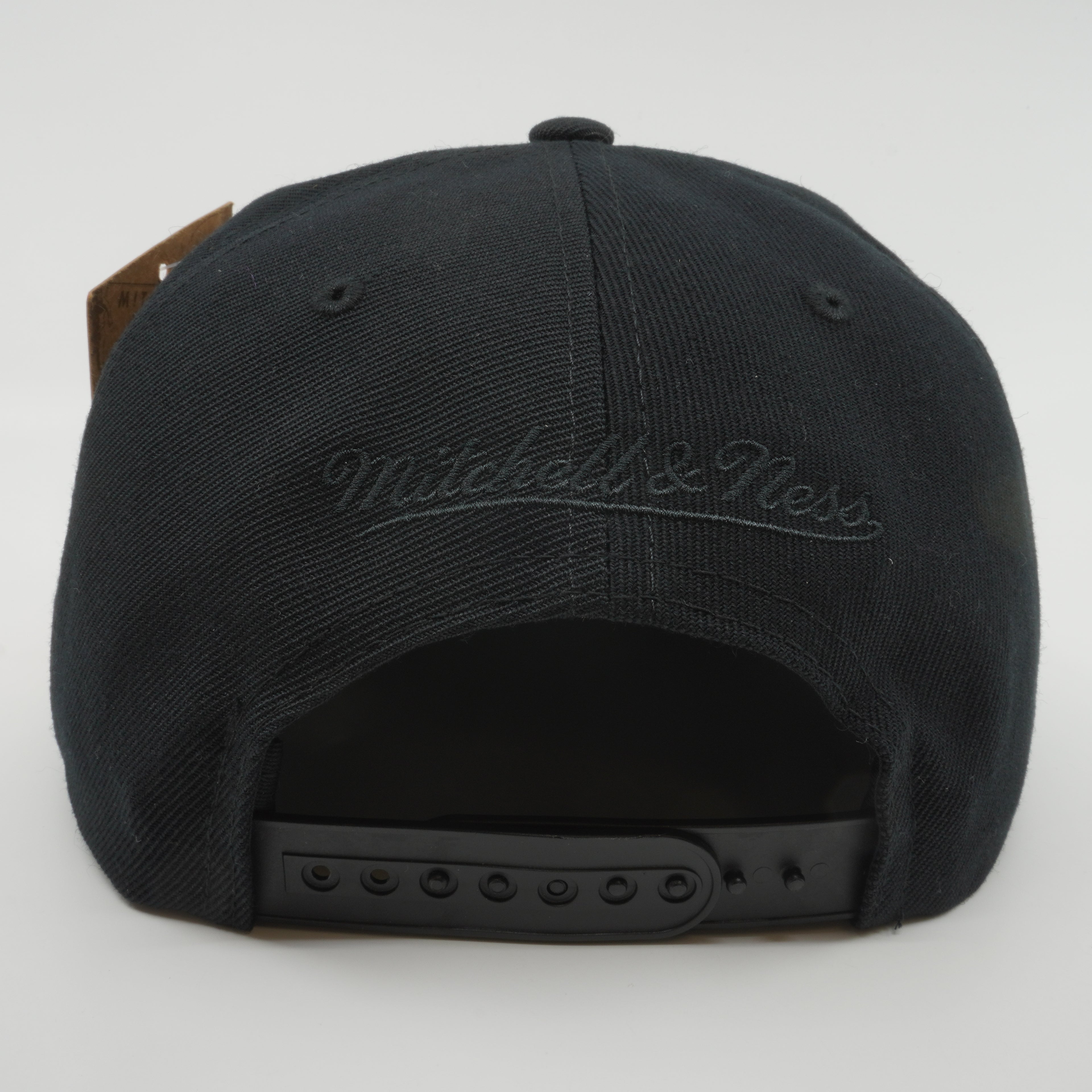 MENS MITCHELL & NESS NBA THREE ONE BLACK SNAPBACK NETS - BLACK