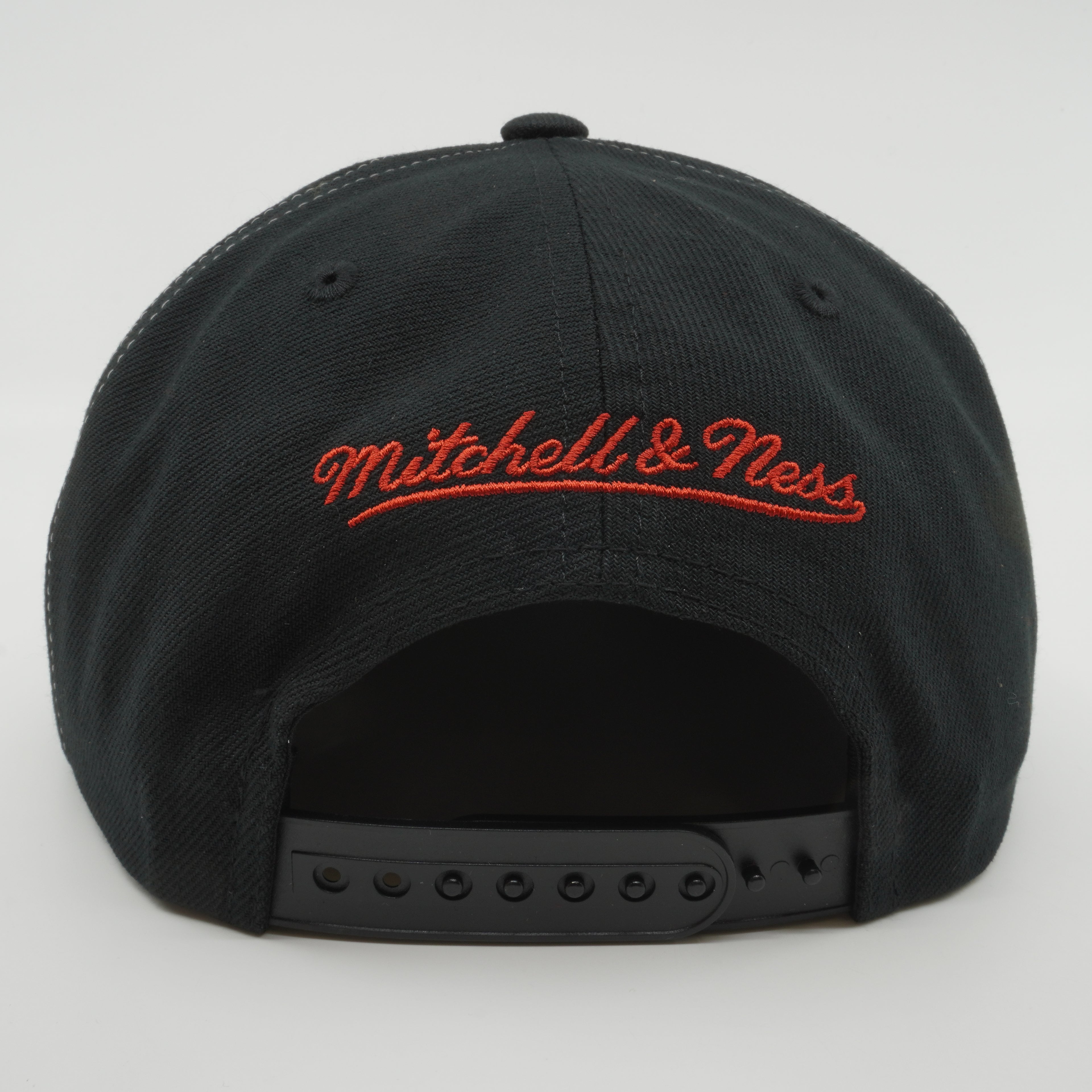 MENS MITCHELL & NESS NHL FULL FRONTAL SNAPBACK BLACKHAWKS - BLACK