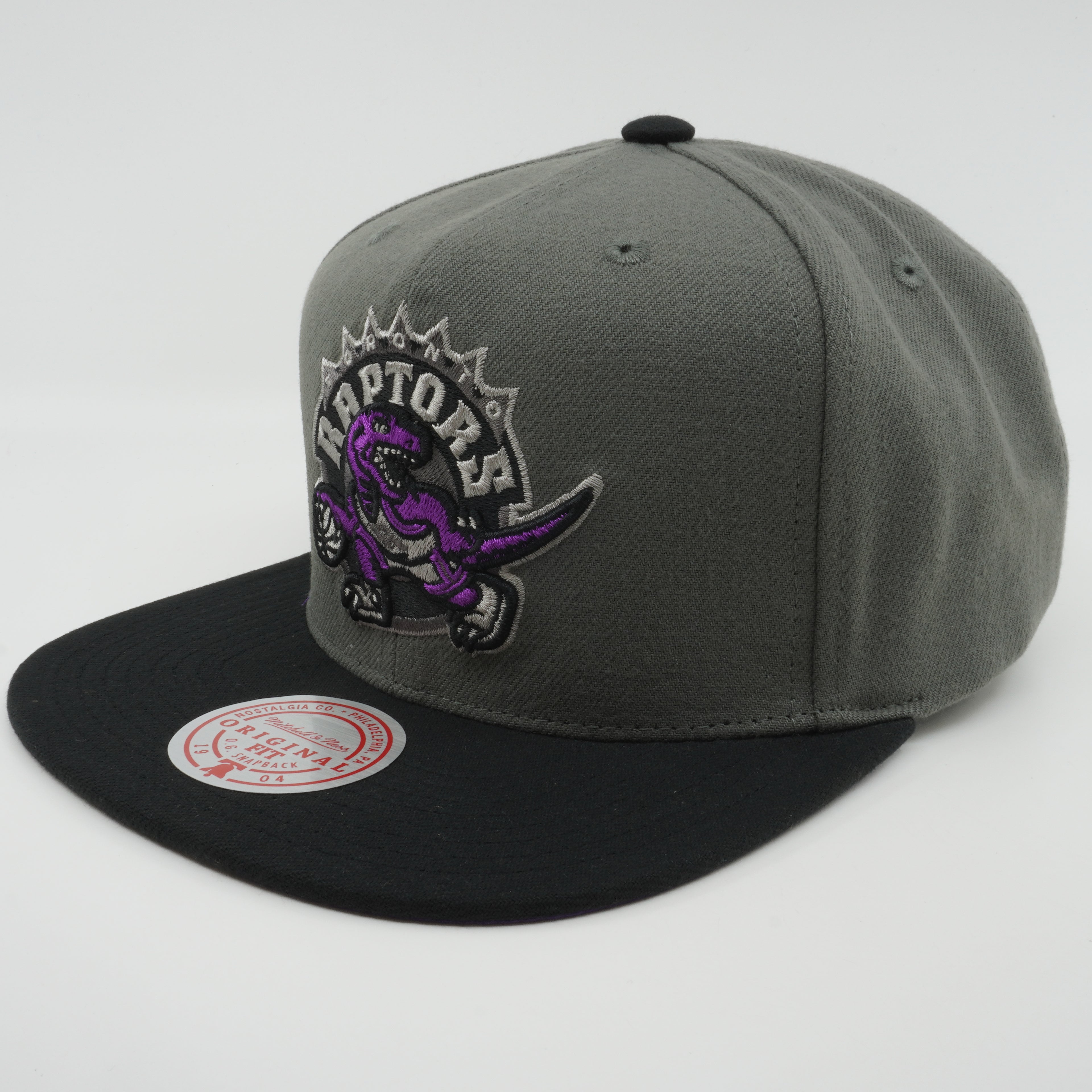 MENS MITCHELL & NESS NBA STORM FRONT SNAPBACK HWC RAPTORS - GREY