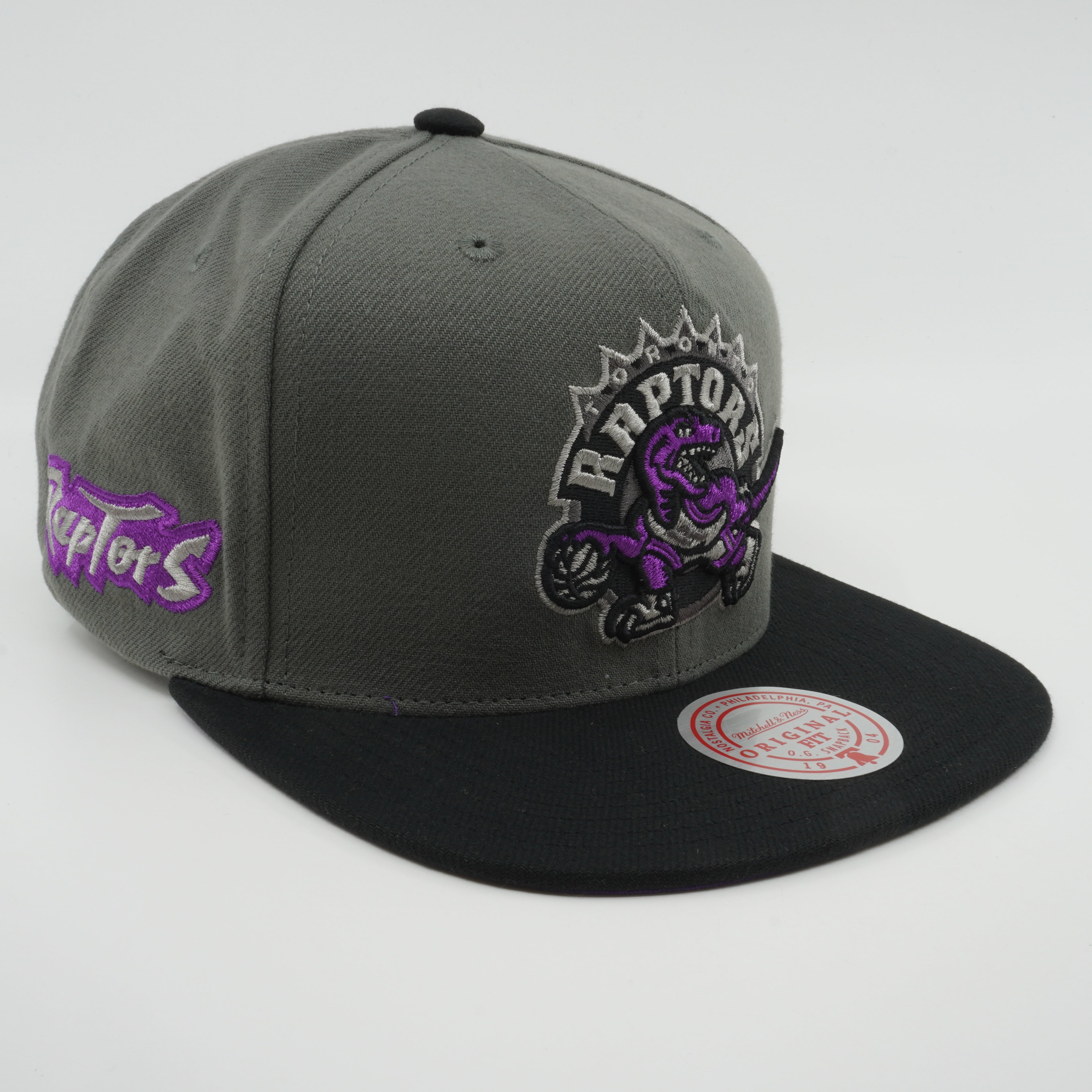 MENS MITCHELL & NESS NBA STORM FRONT SNAPBACK HWC RAPTORS - GREY