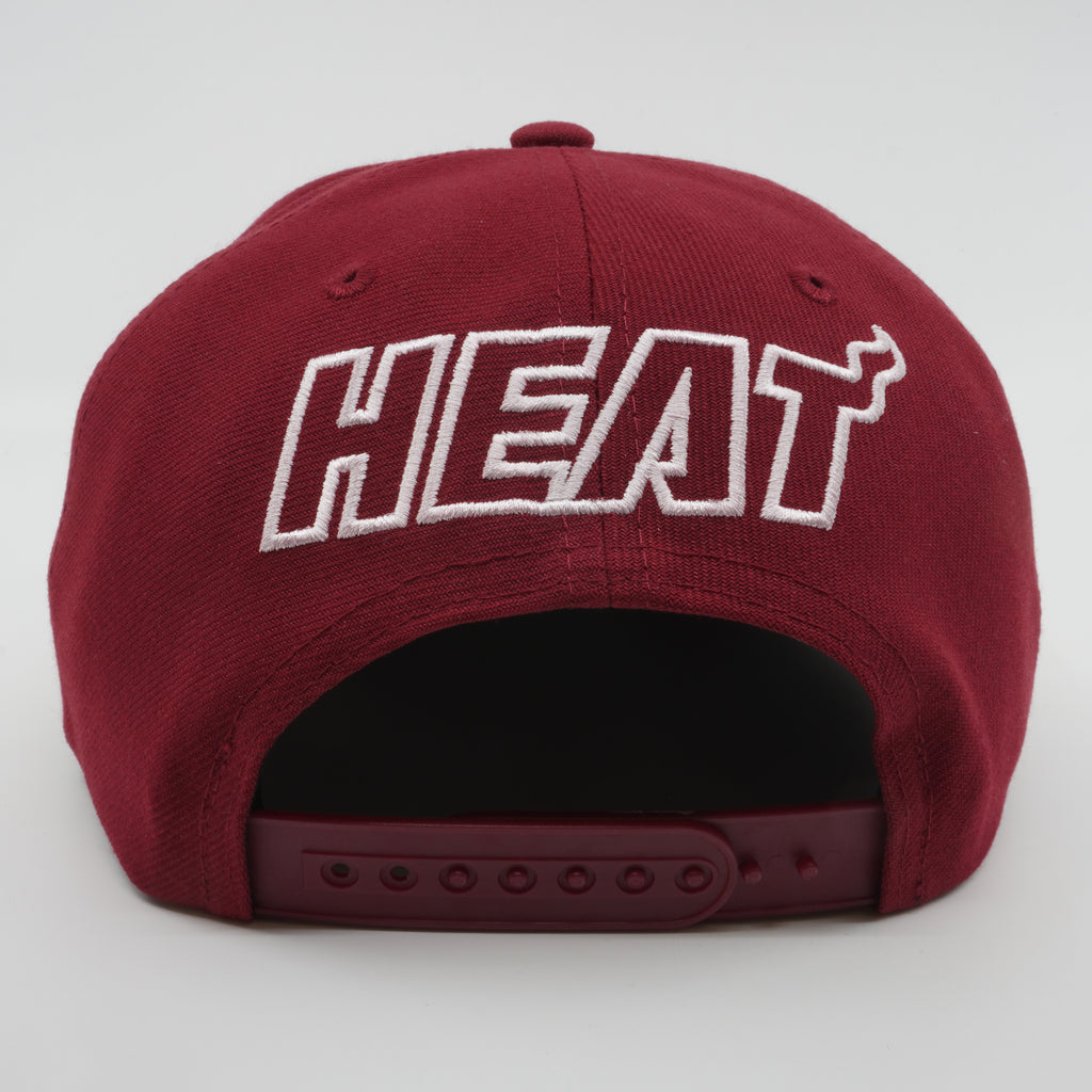 MENS MITCHELL & NESS NBA CHRISTMAS DAY SNAPBACK HEAT - RED