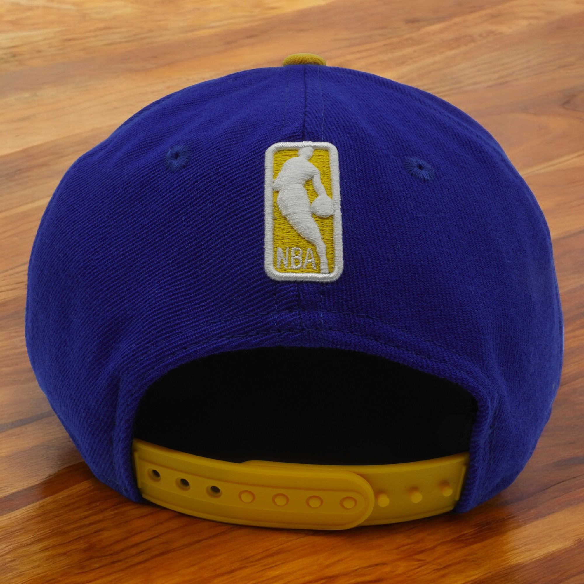 [11579268] Mens New Era NBA Golden State Warriors CNY The Bay 9Fifty Snapback