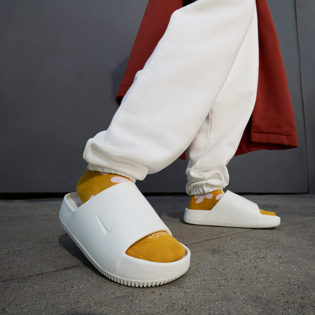 [DX4816-100] Womens Nike CALM