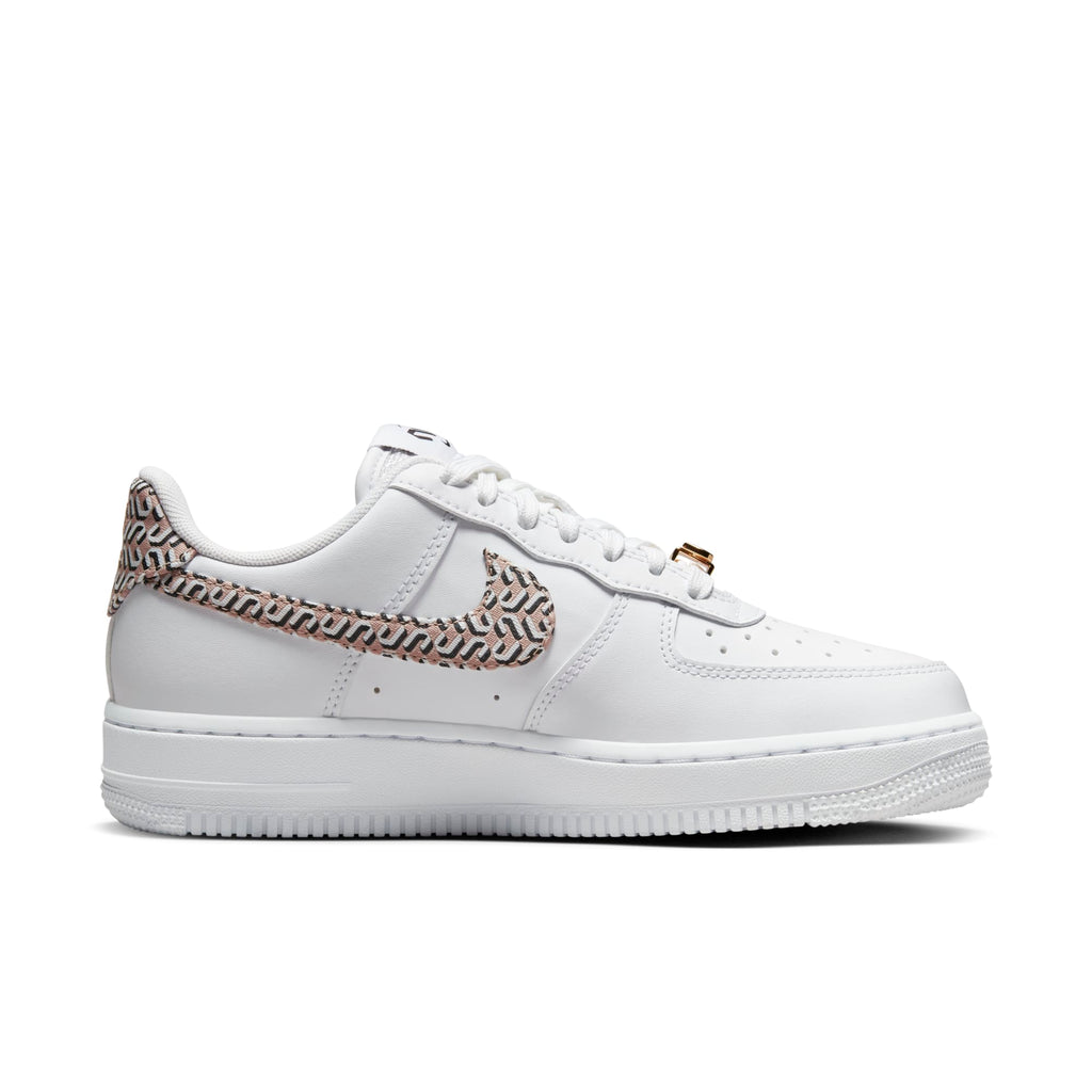 [DZ2709-100] Womens Nike AIR FORCE 1 LX UNITED