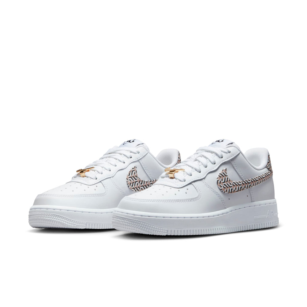 [DZ2709-100] Womens Nike AIR FORCE 1 LX UNITED