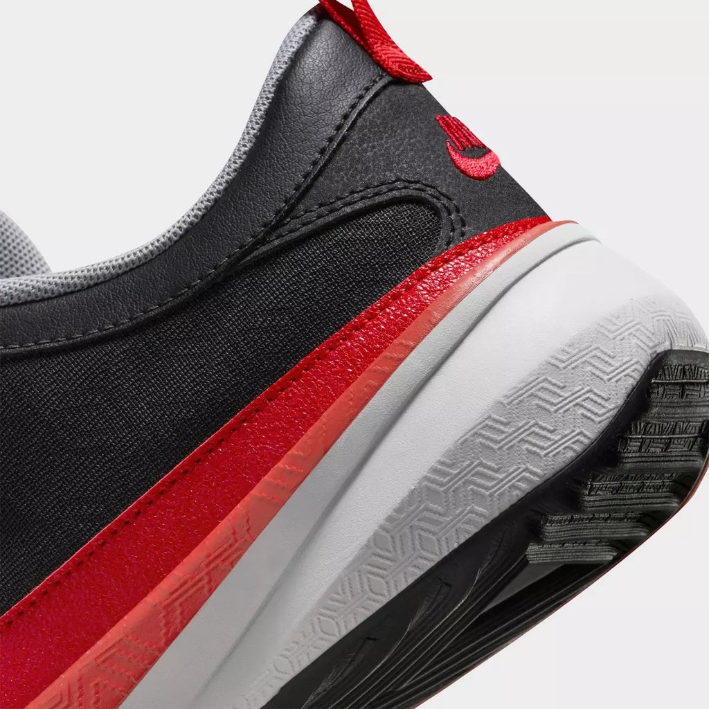 DZ4486-004 Finish Line 3