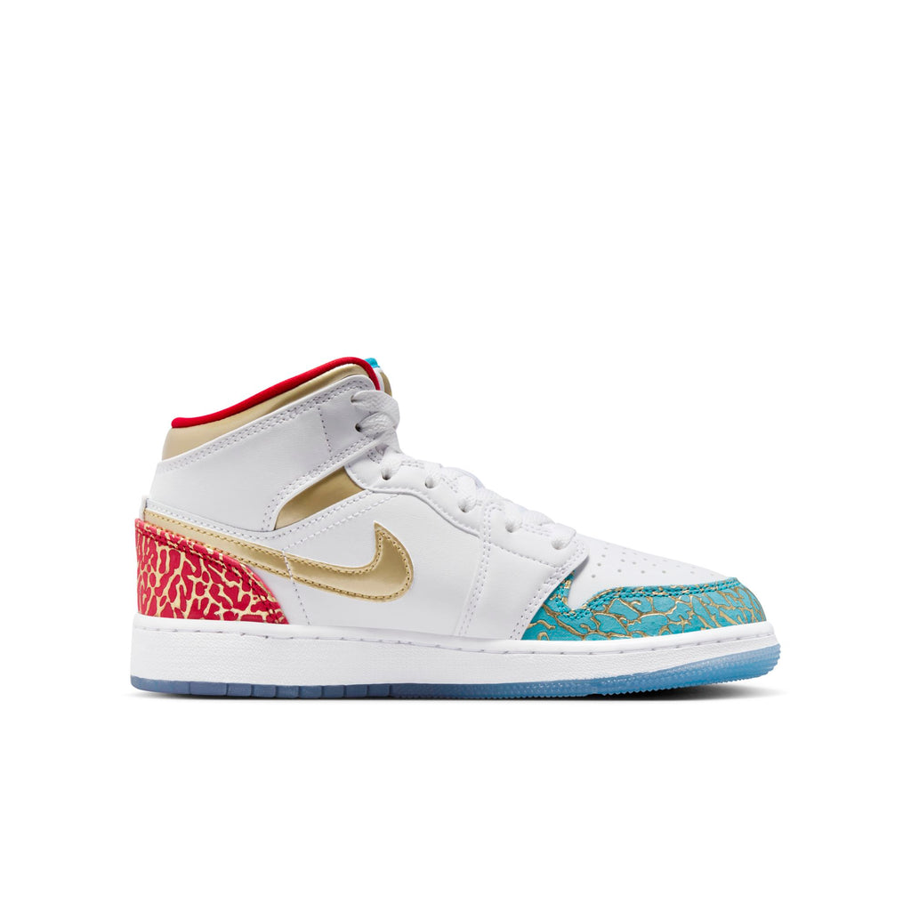 [FB2212-100] Grade School Air Jordan RETRO 1 MID 'SNEAKER SCHOOL NC TO CHICAGO (GS)'