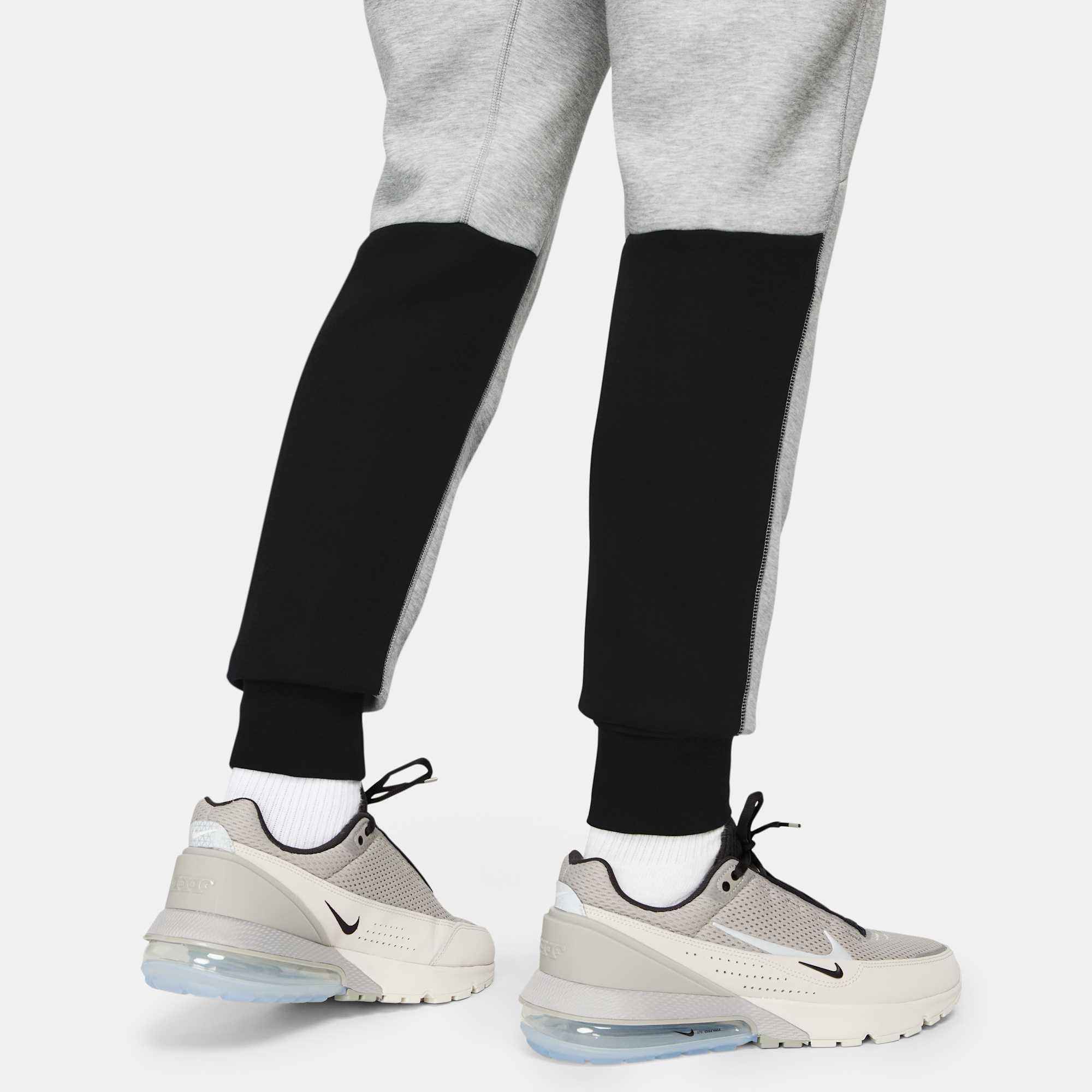 [FB8002-064] MENS NIKE SPORTSWEAR TECH FLEECE JOGGERS