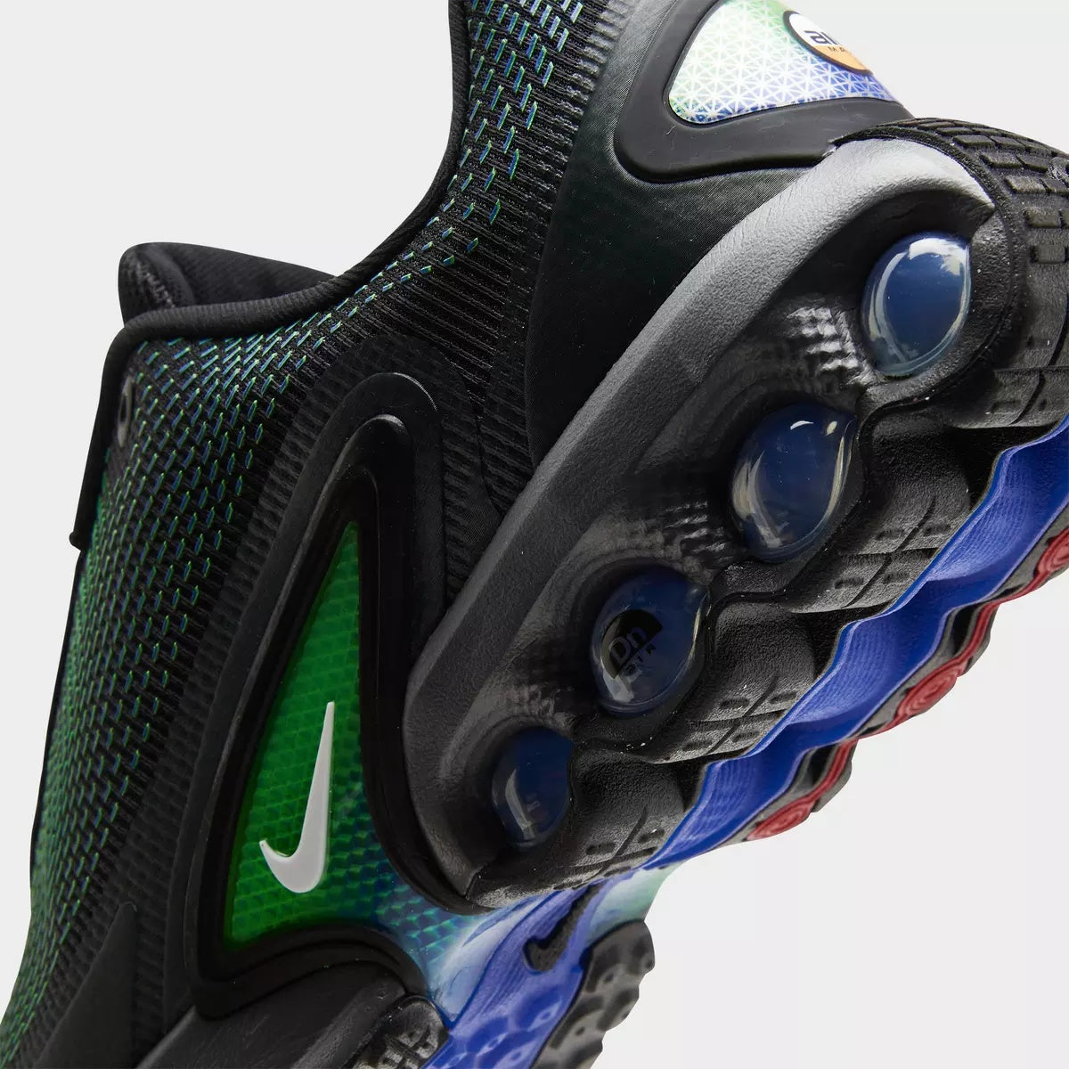 FB8987-010 Finish Line 3