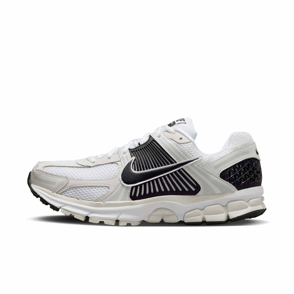 [FB9149-101] MENS NIKE ZOOM VOMERO 5