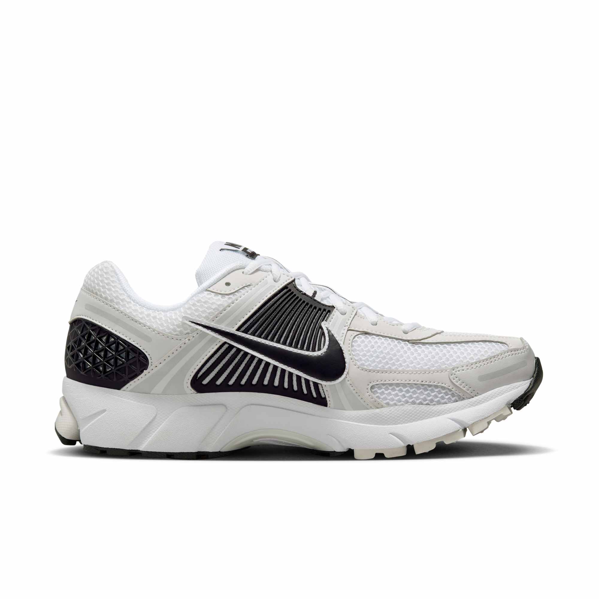 [FB9149-101] MENS NIKE ZOOM VOMERO 5