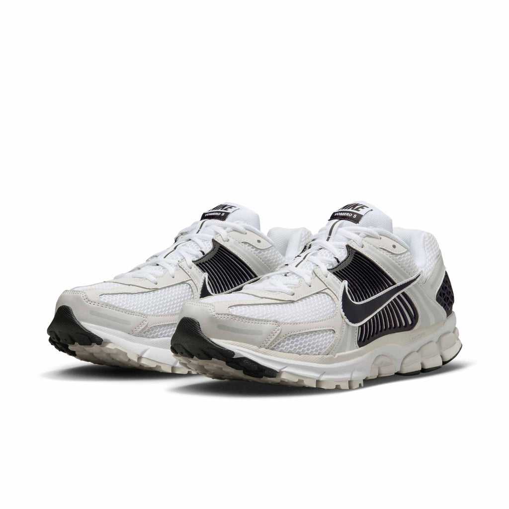 [FB9149-101] MENS NIKE ZOOM VOMERO 5