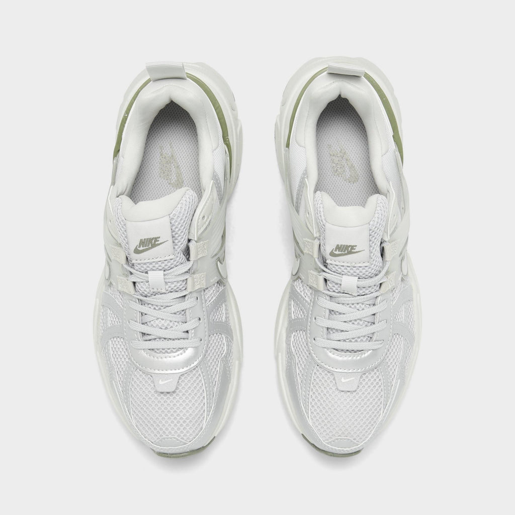 [FD0736-006] WOMENS NIKE V2K RUN 'PHOTON DUST LIGHT SILVER'