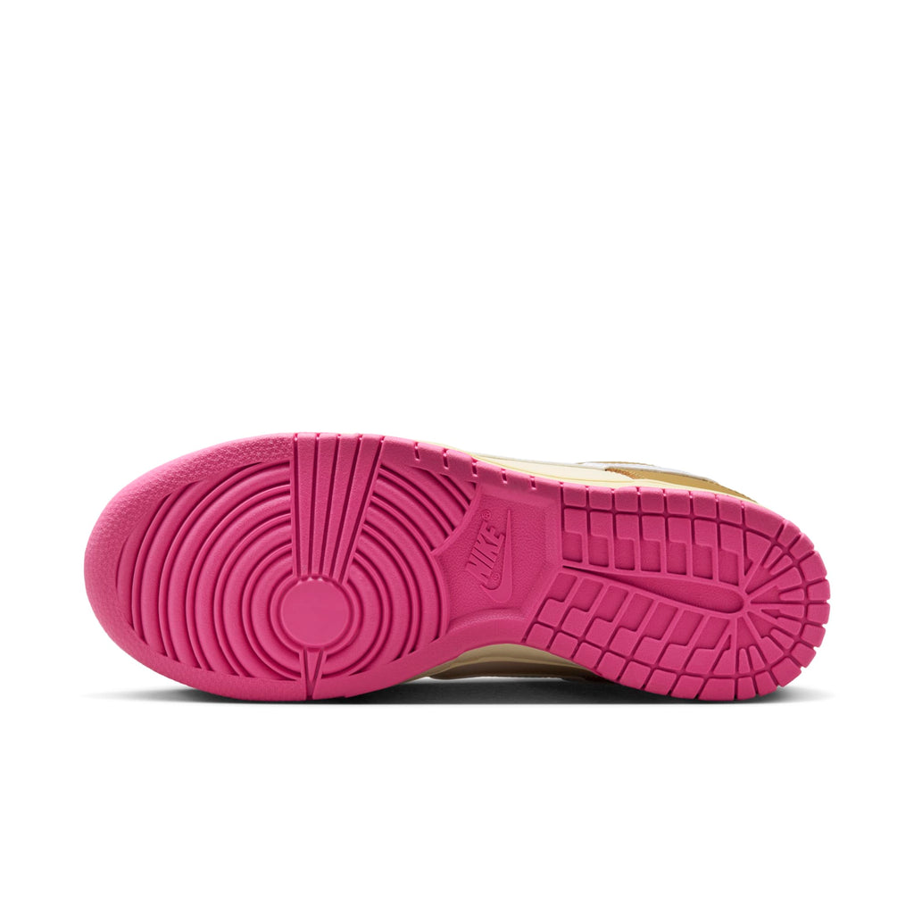 [FD8683-700] Womens Nike DUNK LOW SE