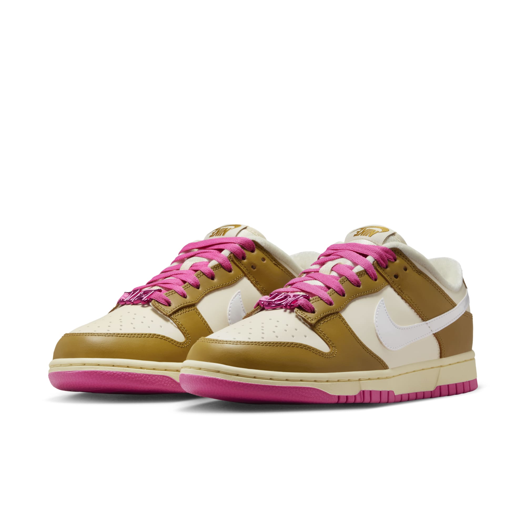 [FD8683-700] Womens Nike DUNK LOW SE