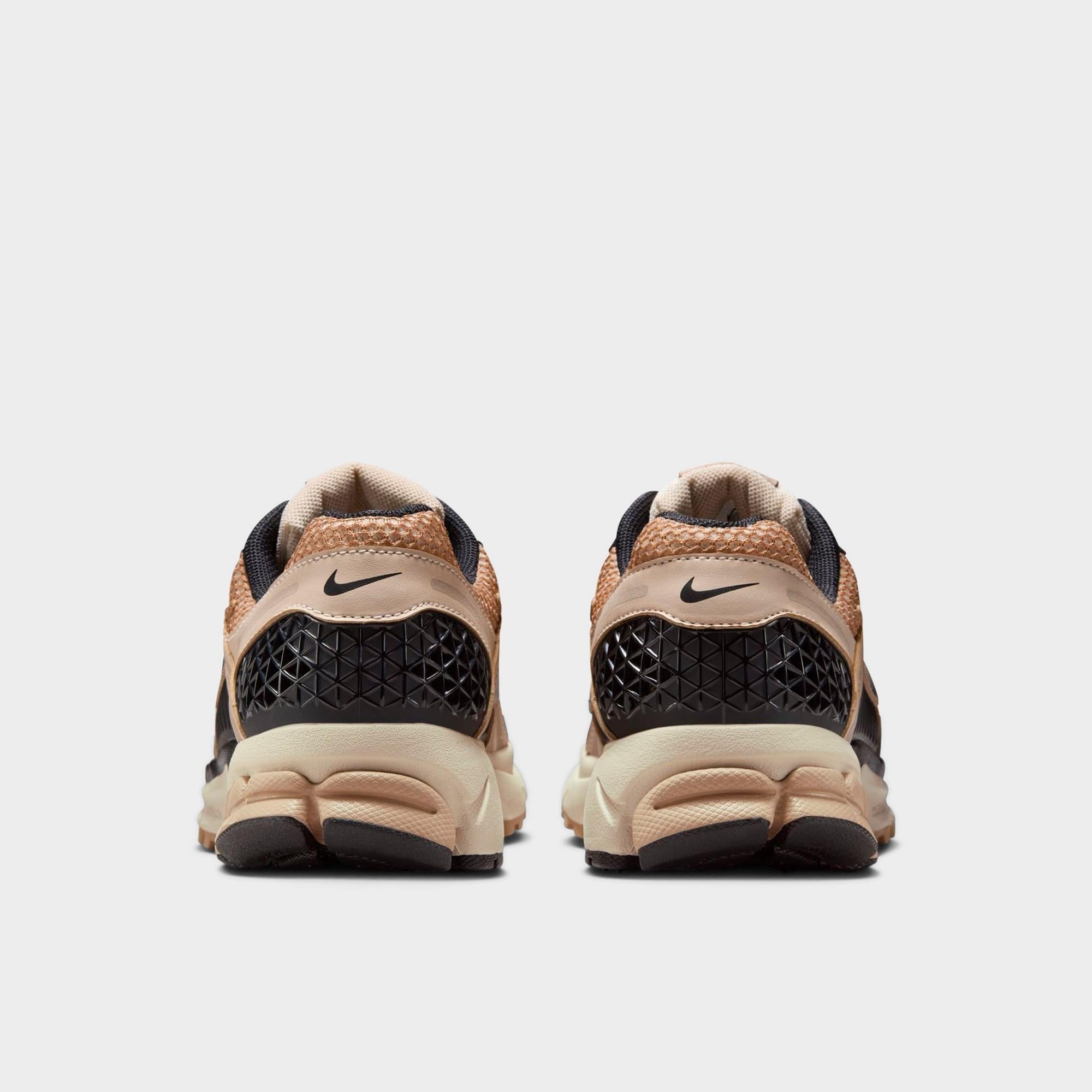 [FJ2028-106] WOMENS NIKE ZOOM VOMERO 5 'SANDDRIFT'