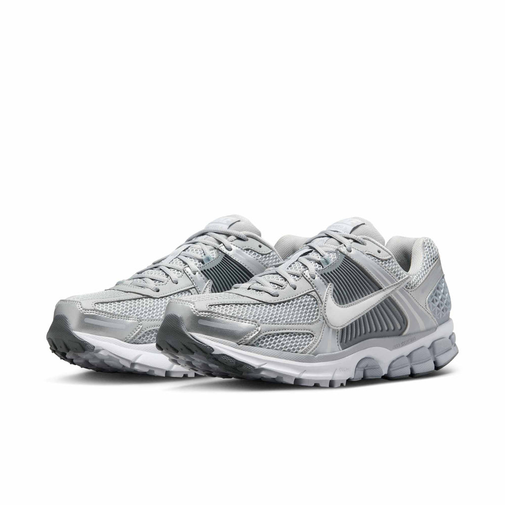 [FJ4151-003] Mens Nike Zoom Vomero 5
