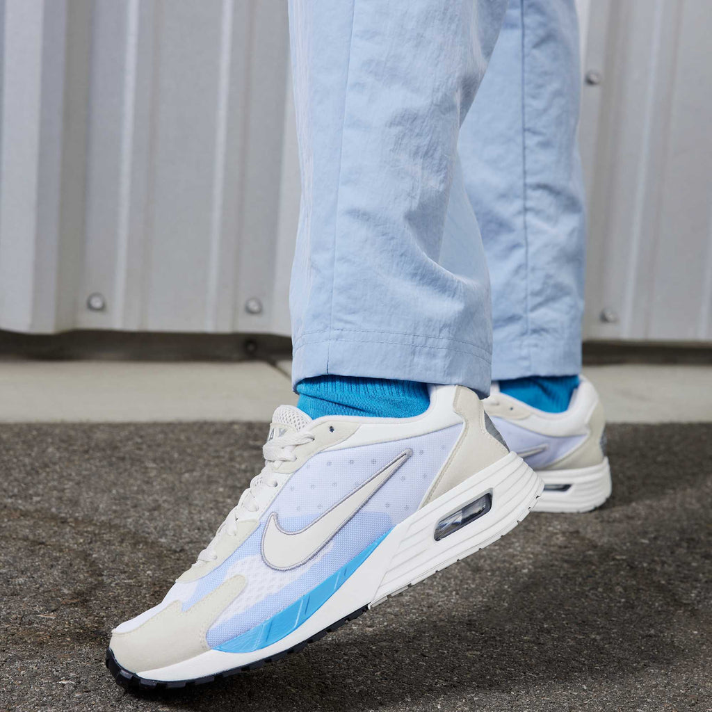 [FN0784-103] WOMENS NIKE AIR MAX SOLO