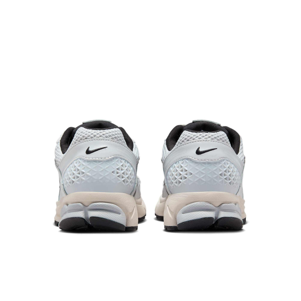 [FN6742-002] WOMENS NIKE ZOOM VOMERO 5