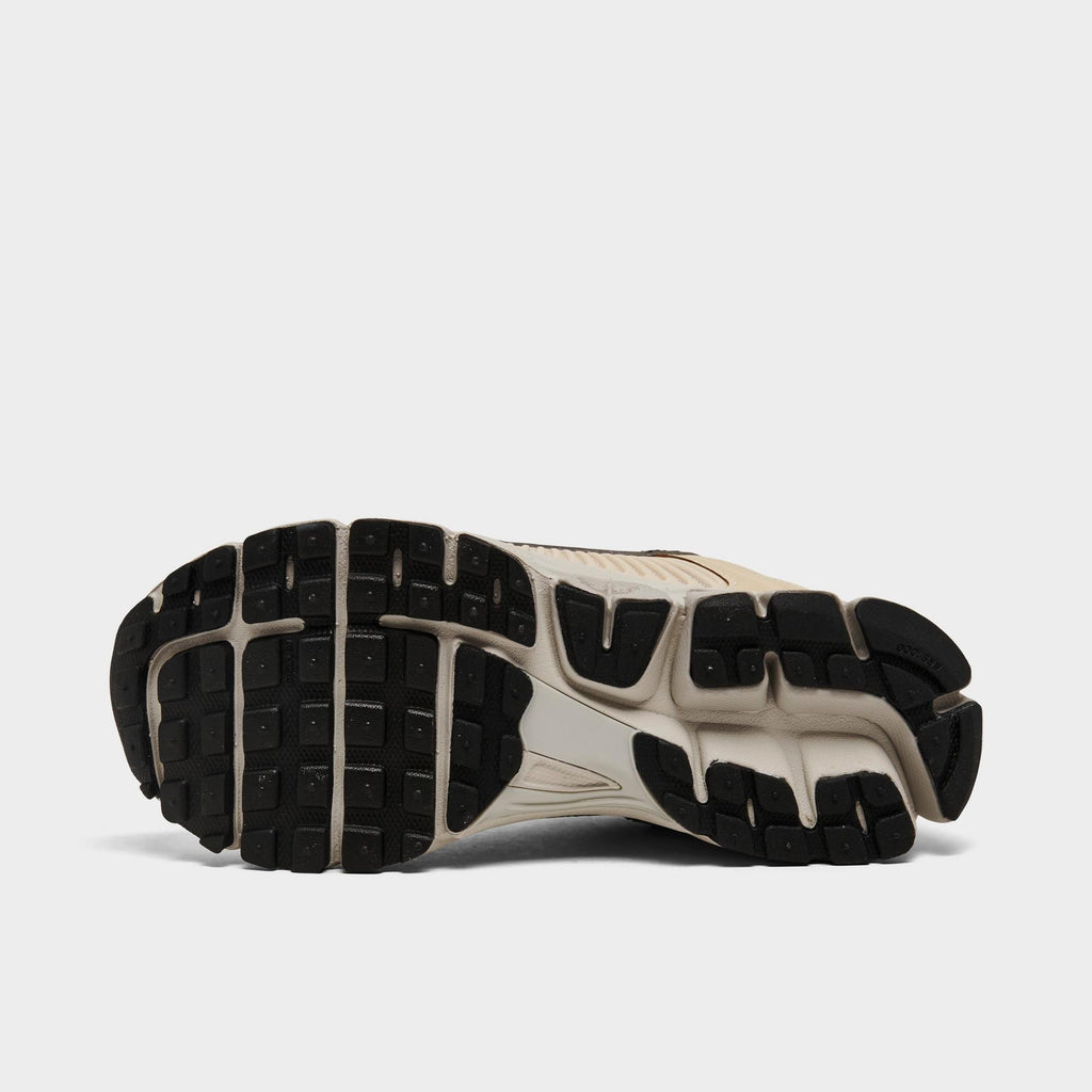 [FN6742-200] WOMENS NIKE ZOOM VOMERO 5 'PEARL WHITE'