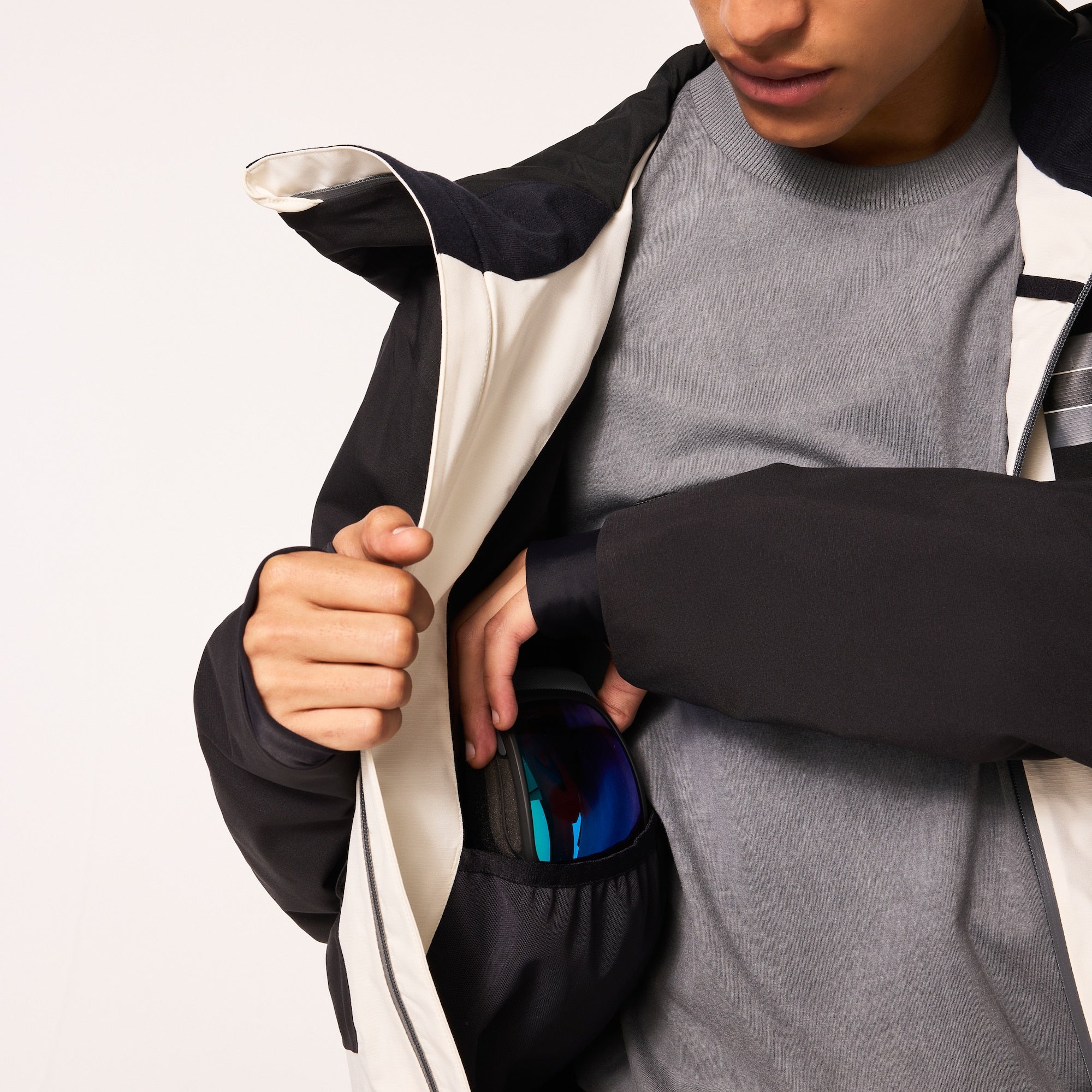[FOA404724-9WI] MENS OAKLEY TC REDUCT EARTH SHELL JACKET