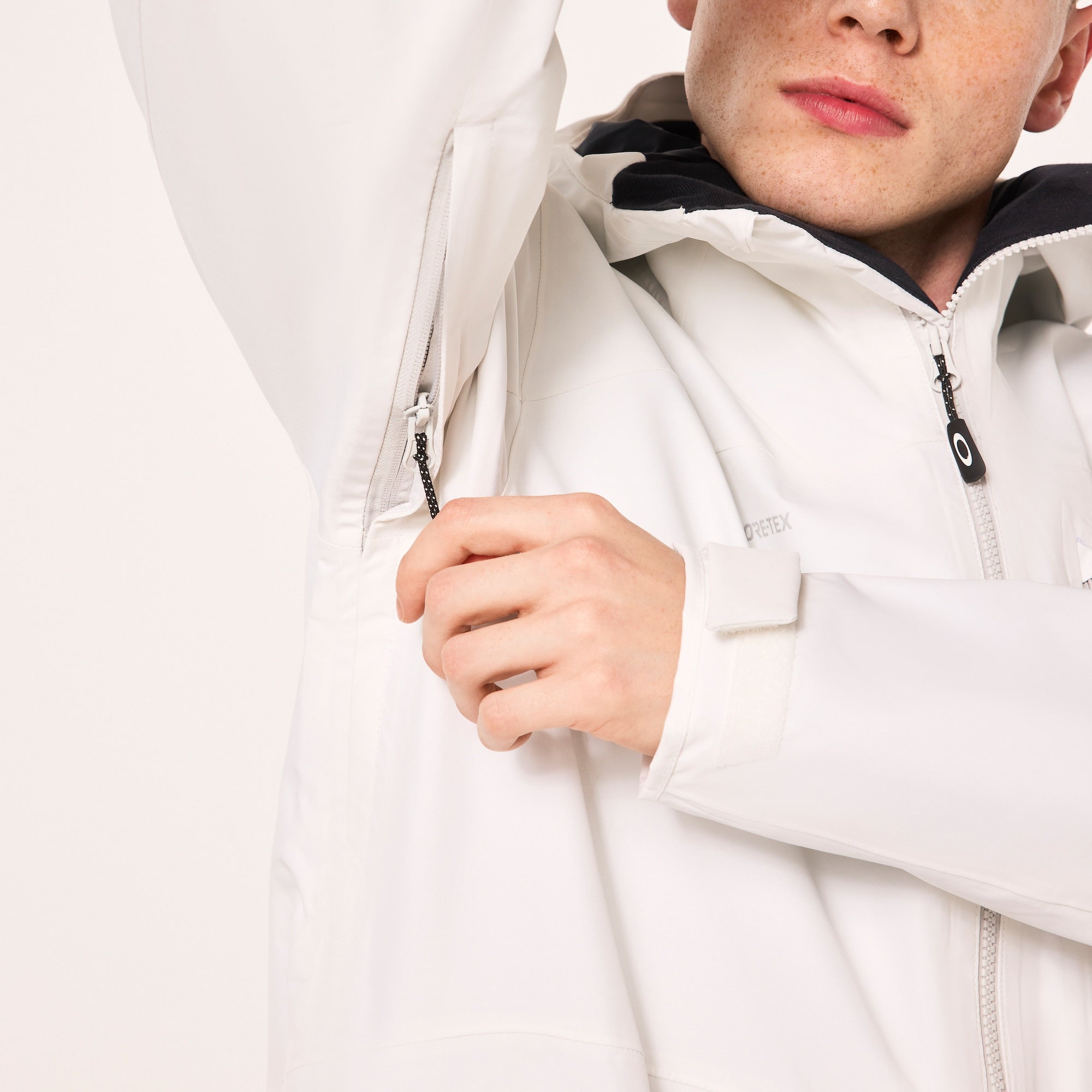 [FOA404734-100] MENS OAKLEY UNBOUND GORE-TEX SHELL JACKET - WHITE