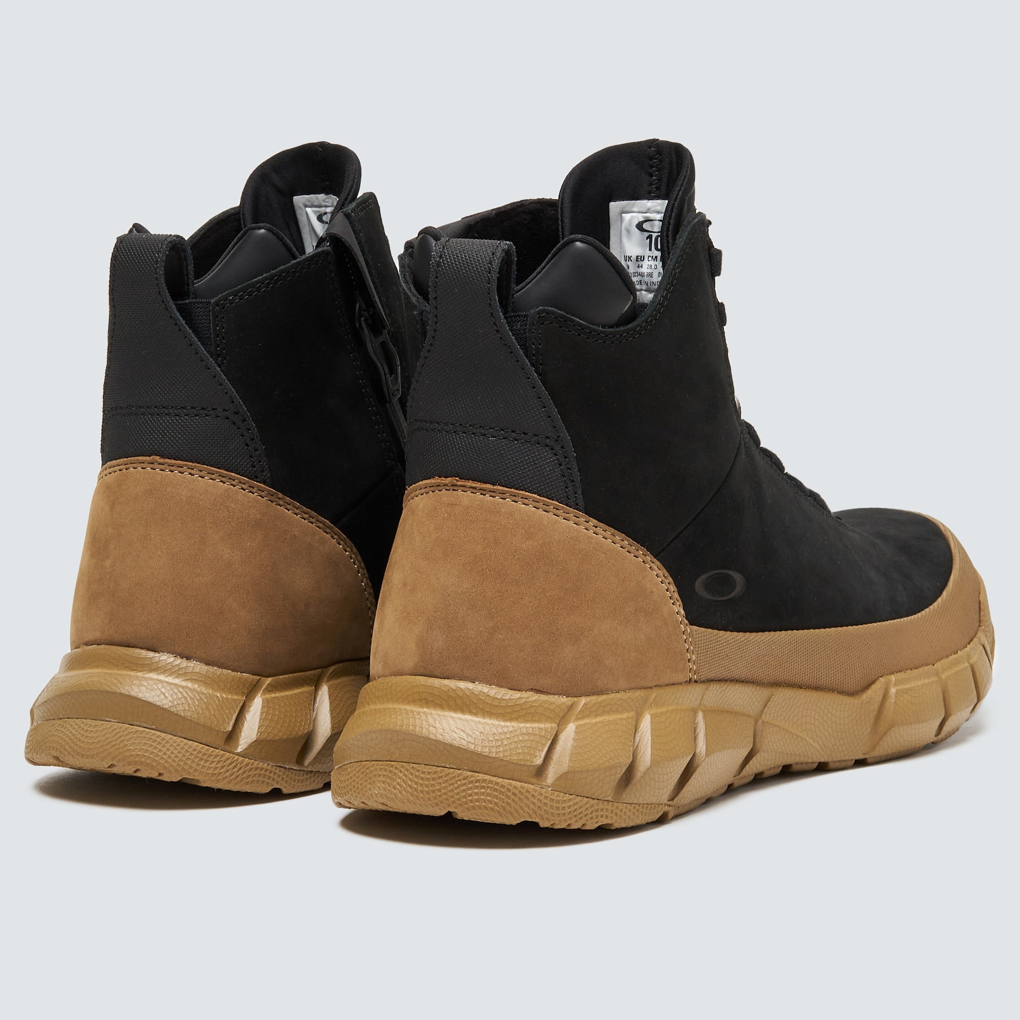 [FOF100348-9RE] MENS OAKLEY COYOTE MID ZIP BOOT - BLACKOUT/COYOTE