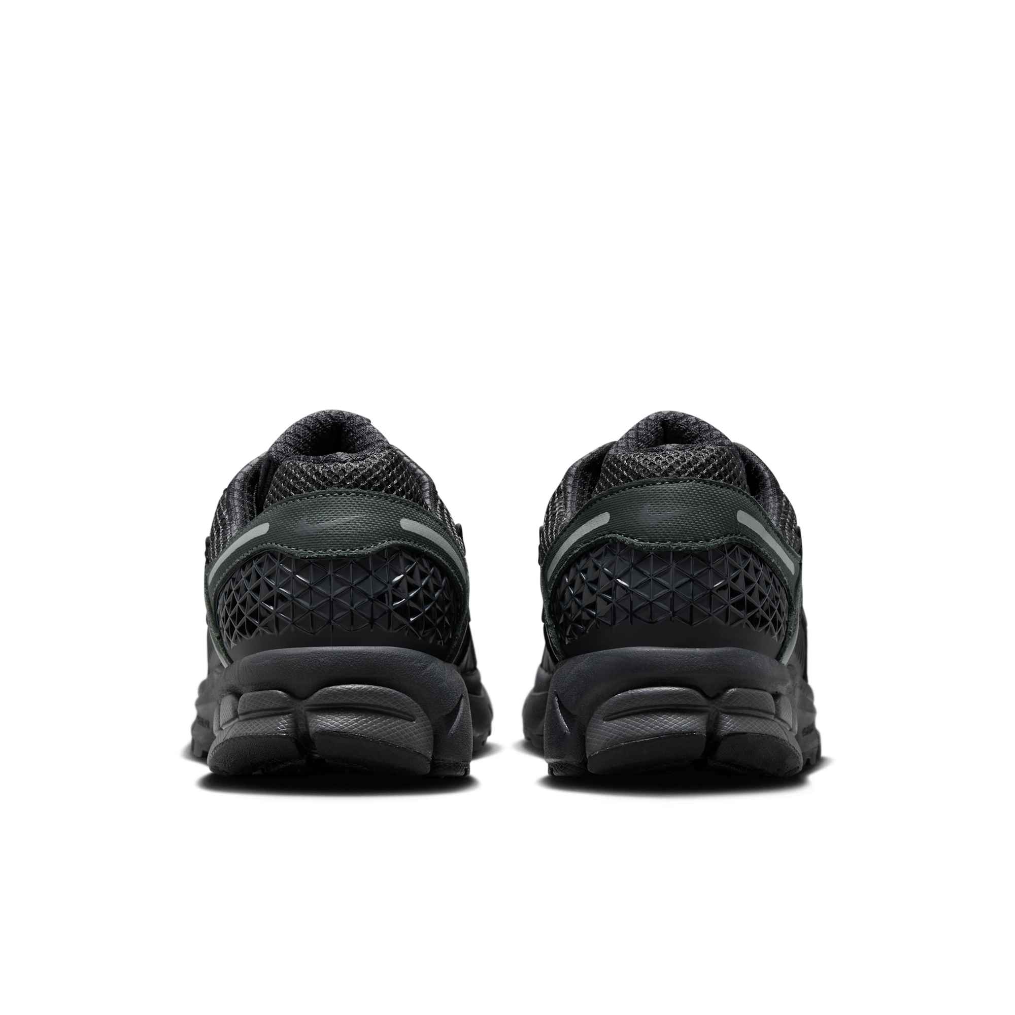 [FQ7079-002] WOMENS NIKE ZOOM VOMERO 5