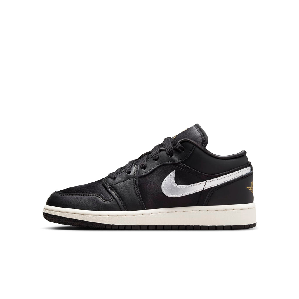 [FZ3921-001] GRADE SCHOOL AIR JORDAN RETRO 1 LOW SE 'BLACK SILVER SAIL GOLD' (GS)