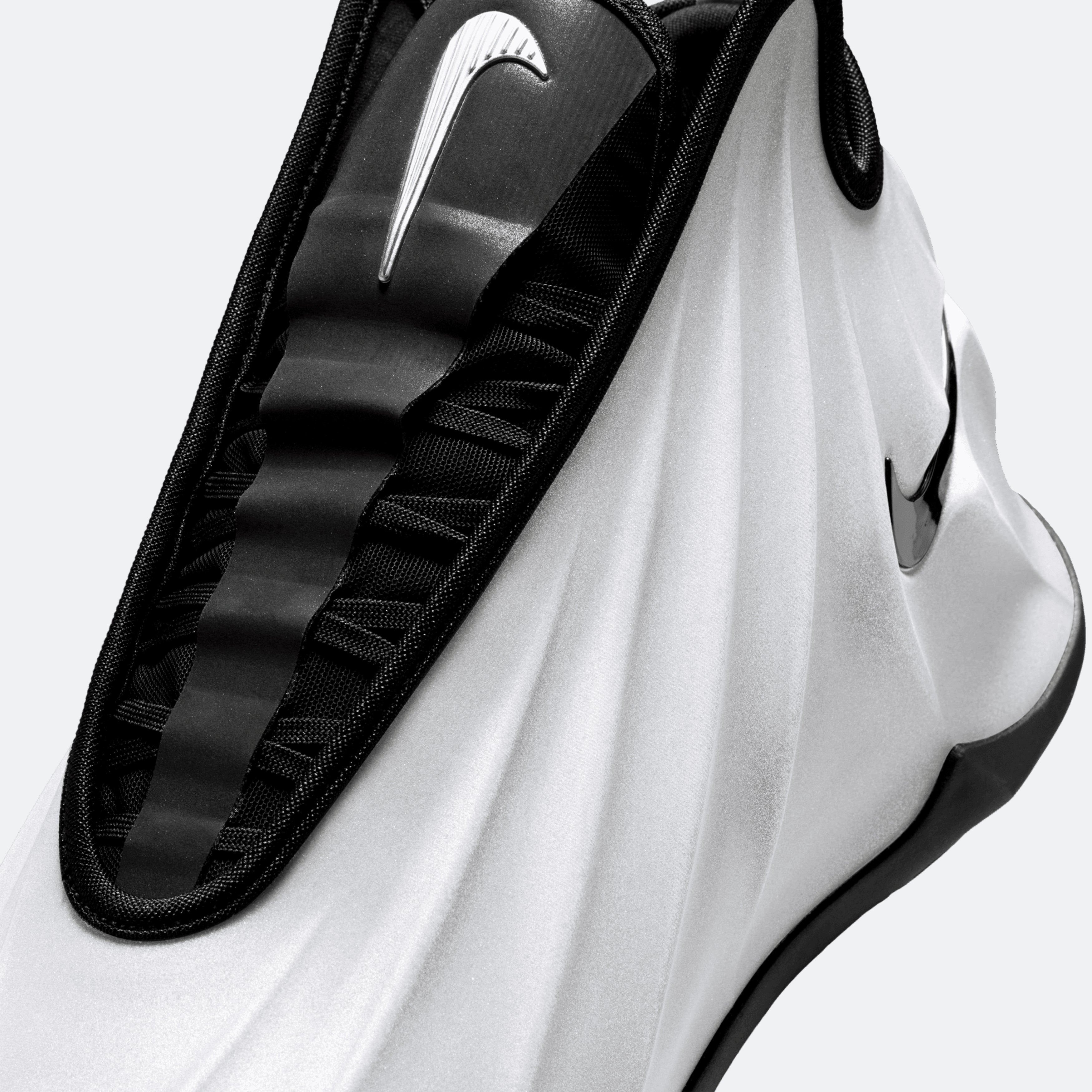 [FZ5590-002] MENS NIKE G.T. FUTURE 'METALLIC SILVER'
