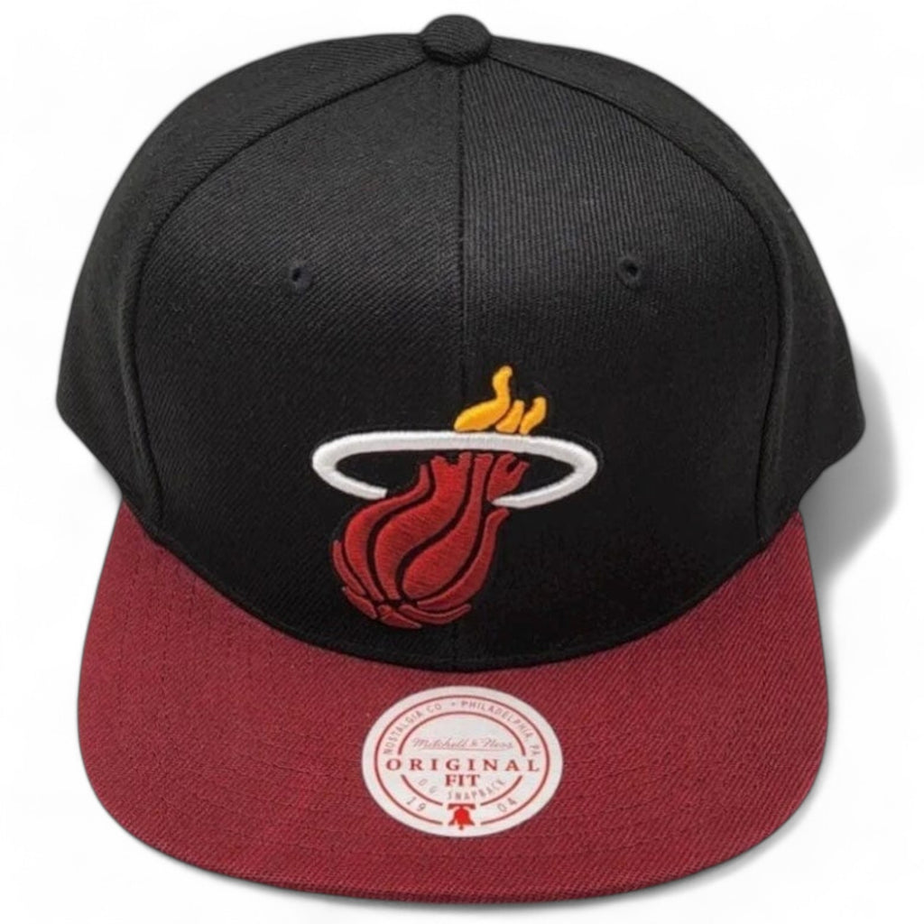MENS MITCHELL & NESS NBA CORE BASIC SNAPBACK HEAT - BLACK-RED