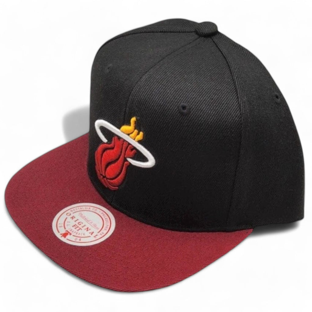 MENS MITCHELL & NESS NBA CORE BASIC SNAPBACK HEAT - BLACK-RED