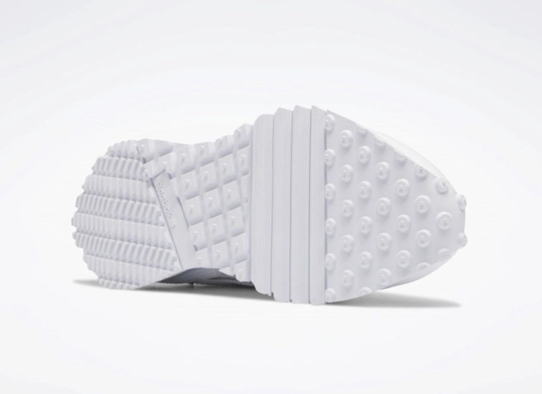 [100044285/GW3787] WOMENS REEBOK LX2200